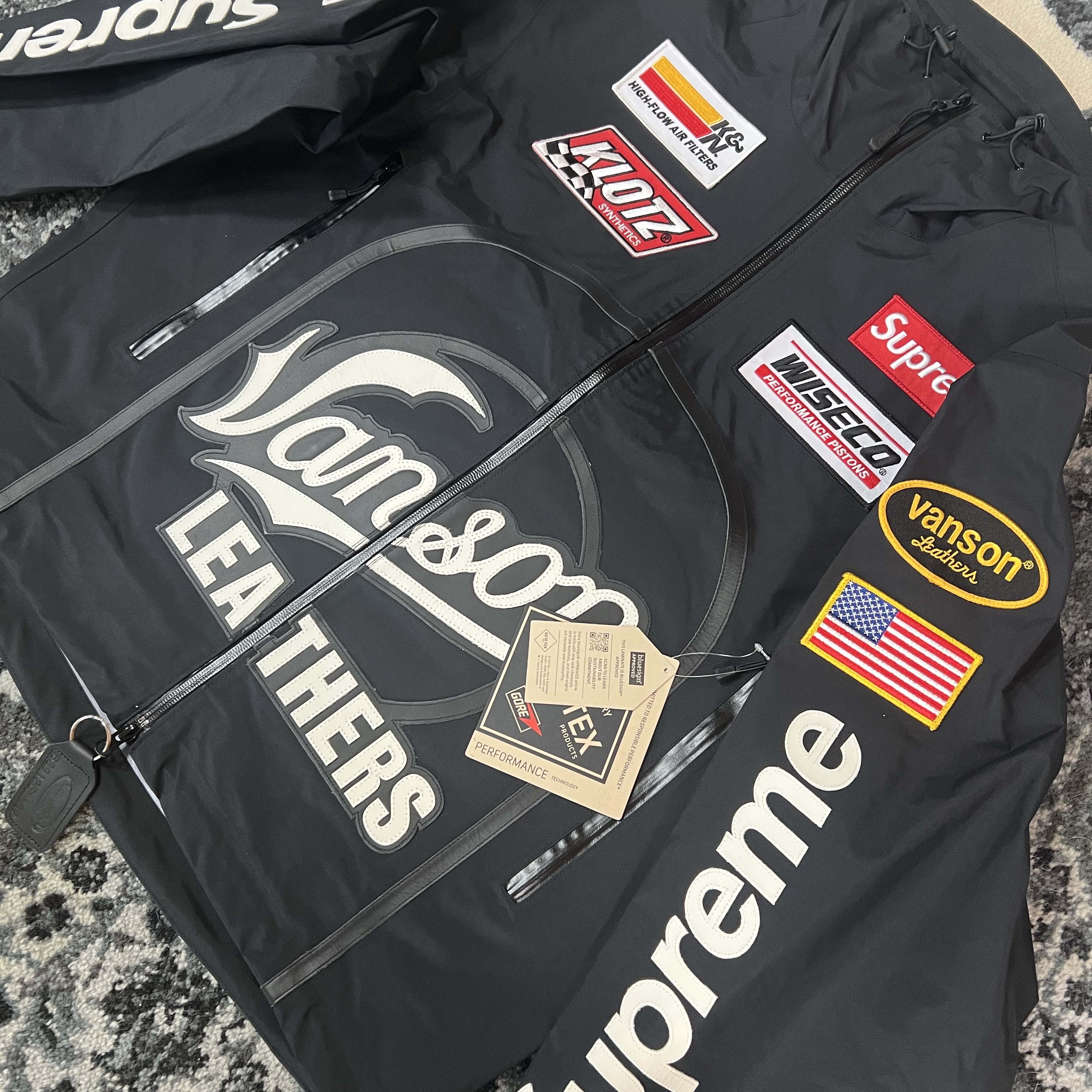 Supreme x Vanson Leathers Gore-Tex Shell Jacket Black - 25FW 착용 스타일 - 1