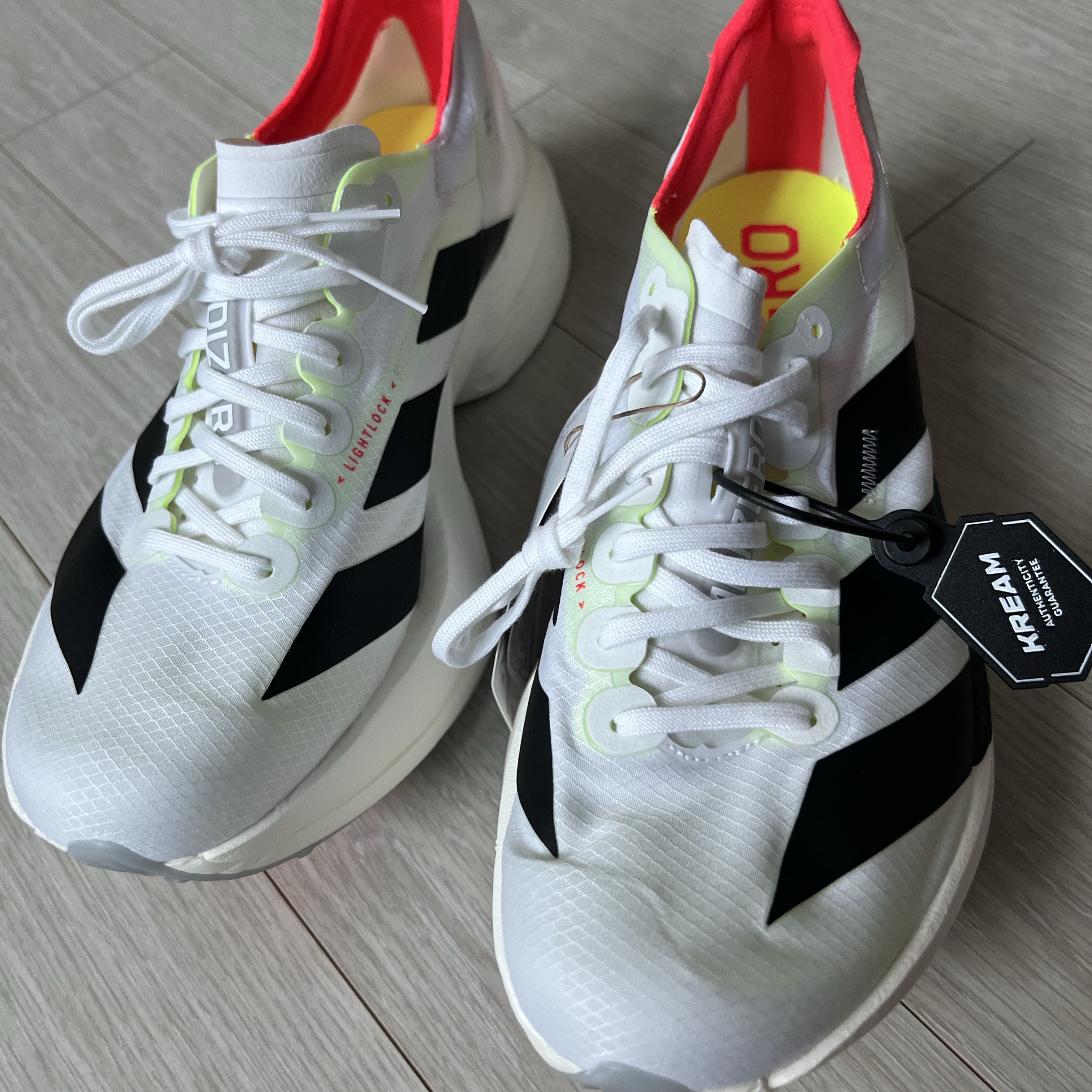 Adidas Adizero Adios Pro 4 Cloud White Core Black 착용 스타일