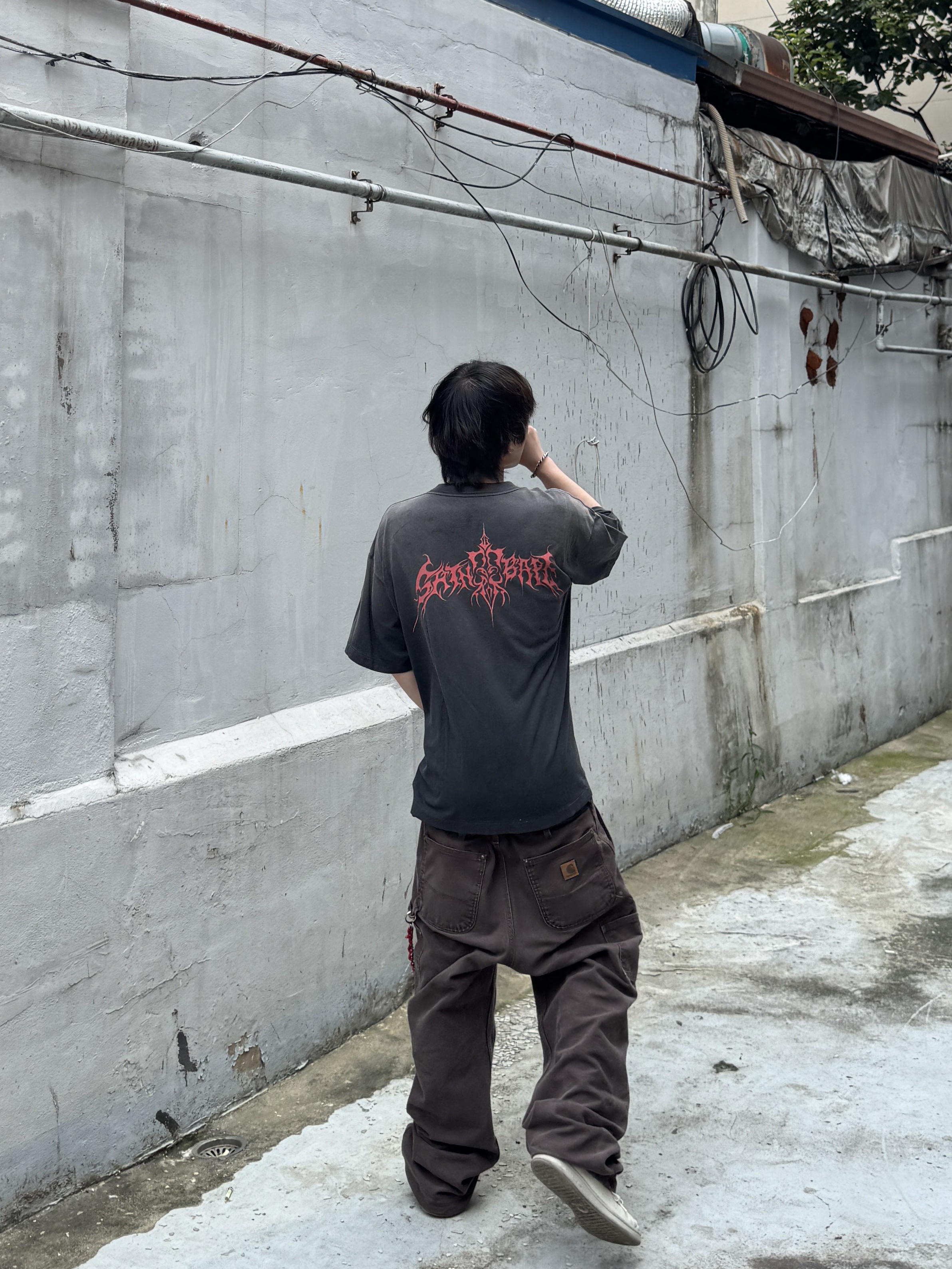 Saint Mxxxxxx x BAPE Saint BAPE S/S T-Shirt Black - 25AW, Adidas Stan Smith Decon Alumina Olive Strata 착용 스타일 - 2