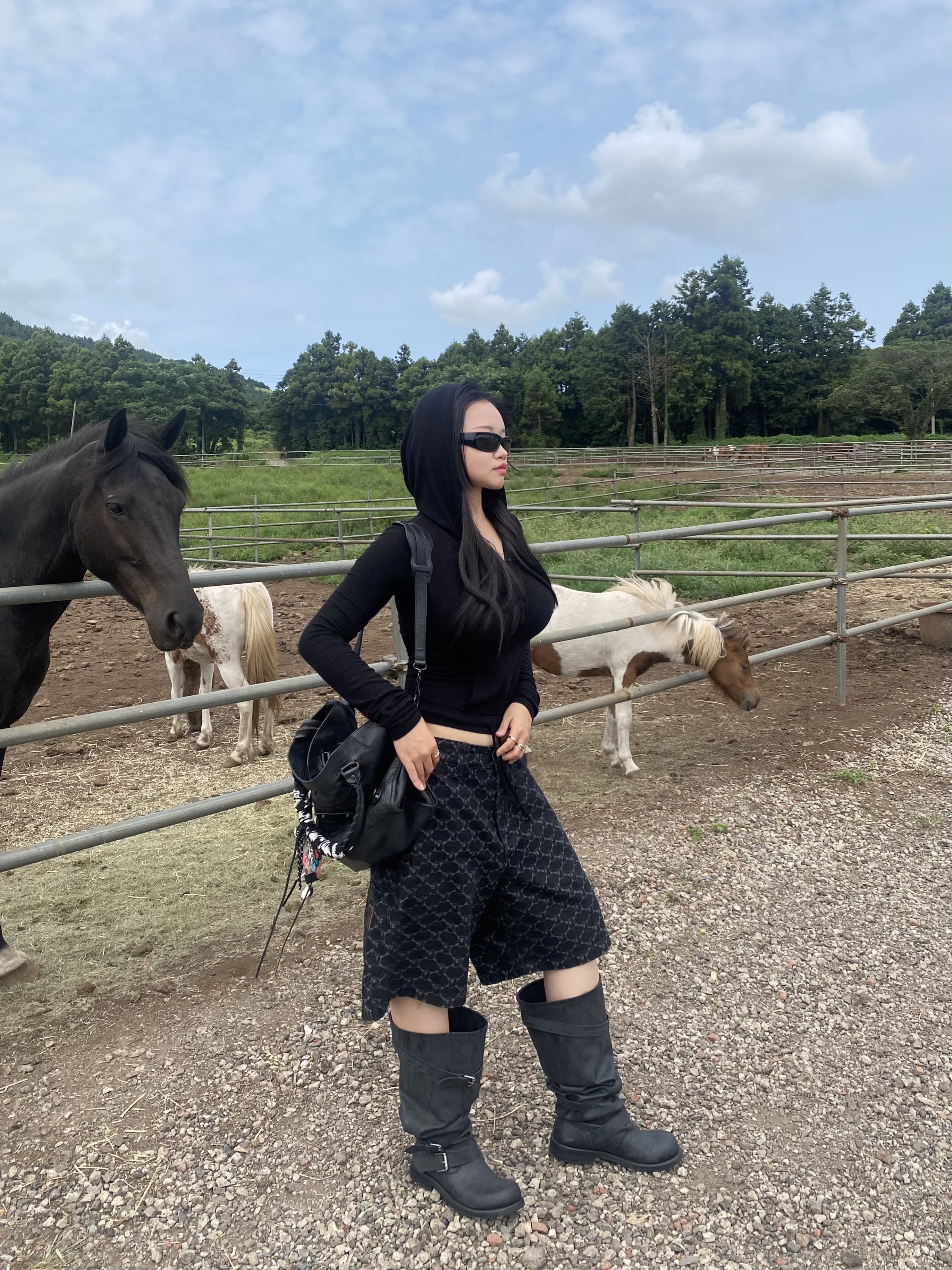 [6% 적립] NegativeThree  Slouchy Long Boots Washed Black 착용 스타일