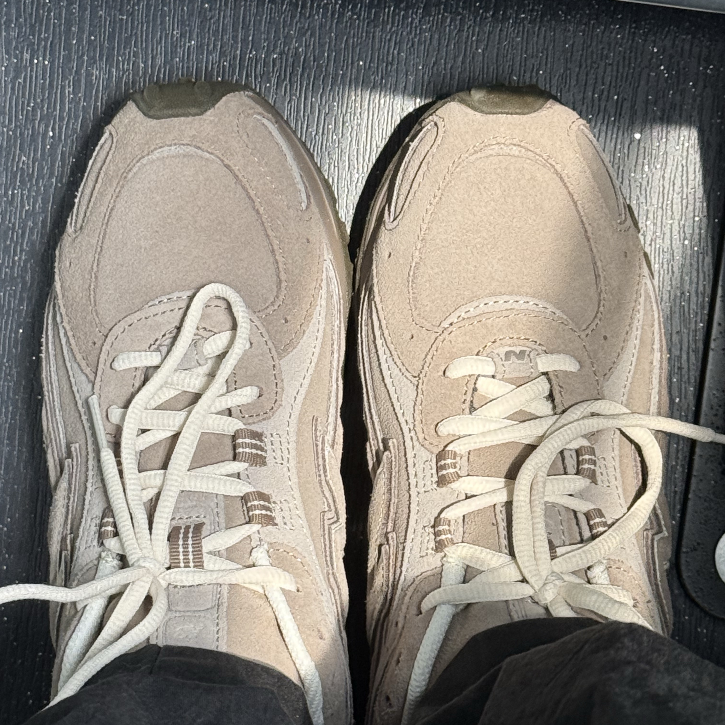 New Balance 204L Suede Mushroom Arid Stone 착용 스타일