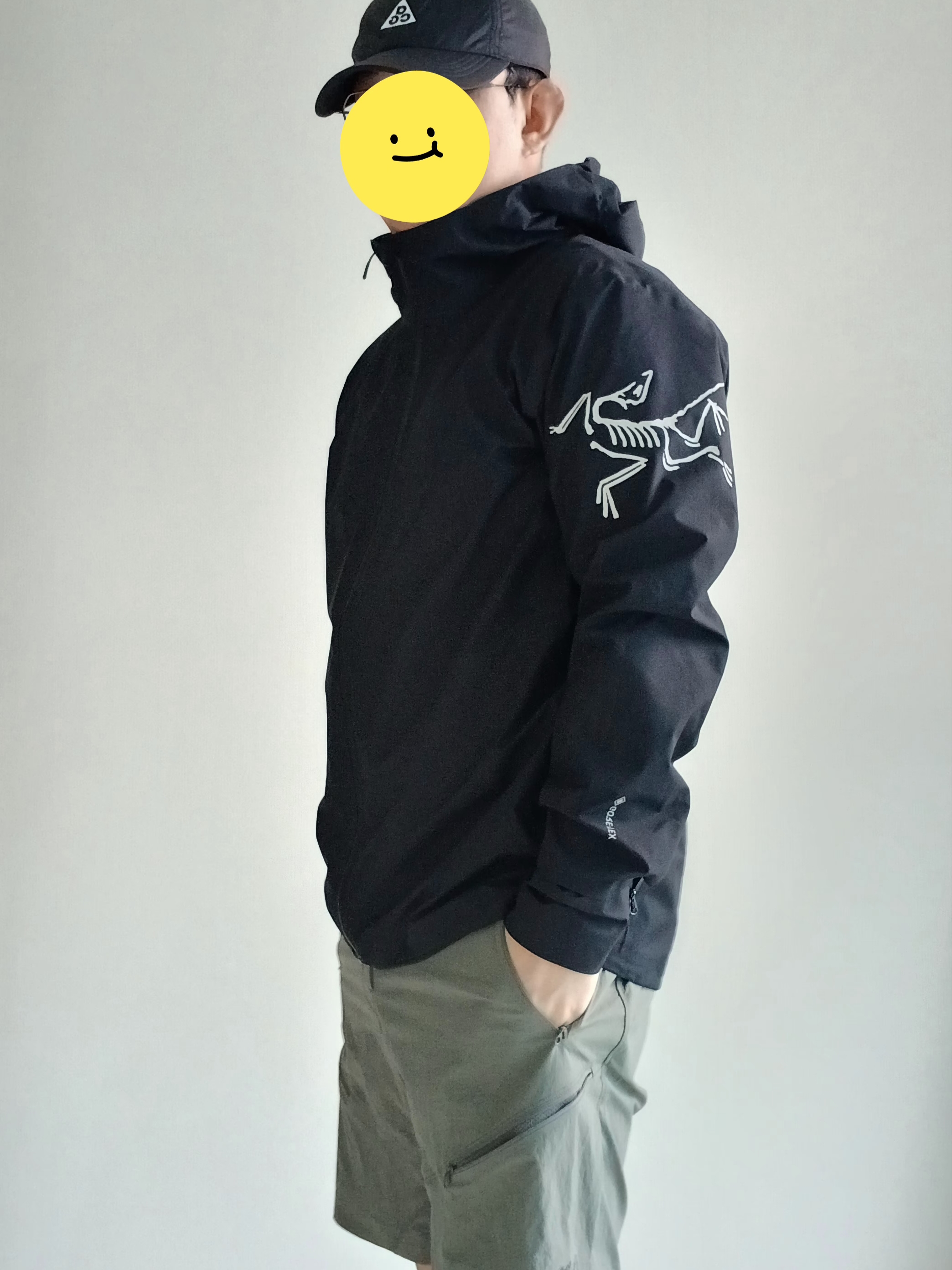 Nike ACG Trail Cap Black, Arc'teryx Norvan Jacket Black 착용 스타일 - 5