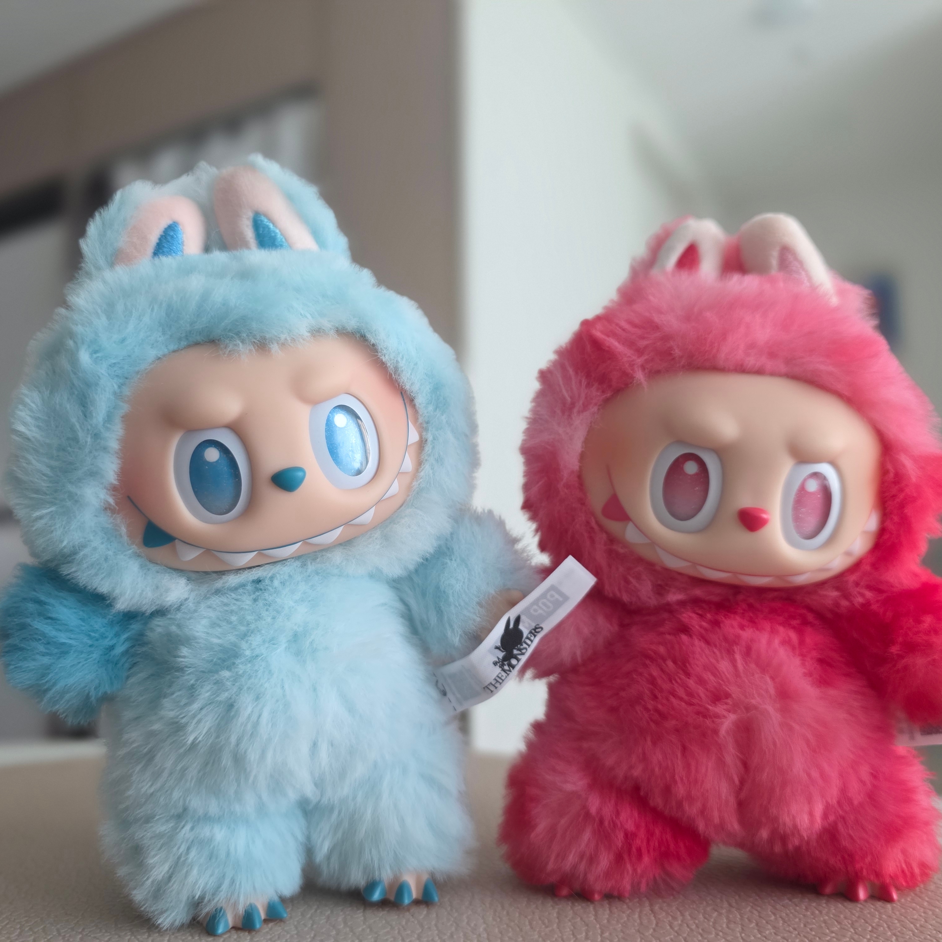 Pop Mart Labubu The Monsters Highlight Series Sealed Case (1 Blind Box) 착용 스타일 - 2