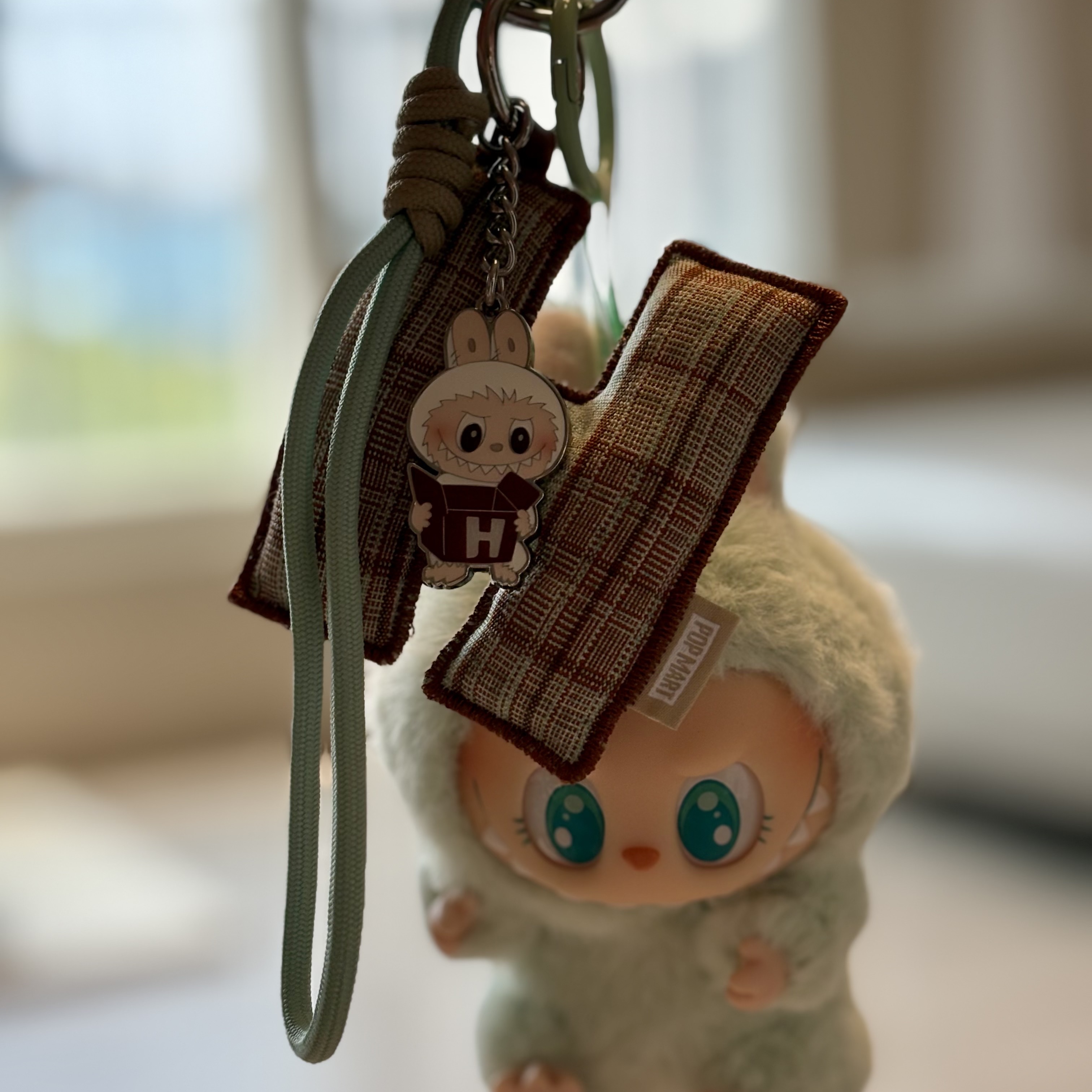 Pop Mart Labubu Let's Play Together Doll Series Sealed Case (6 Blind Boxes), Pop Mart Labubu The Monsters Pin For Love Series - Letter Pendant Sealed Case (A-M) (14 Blind Boxes) 착용 스타일