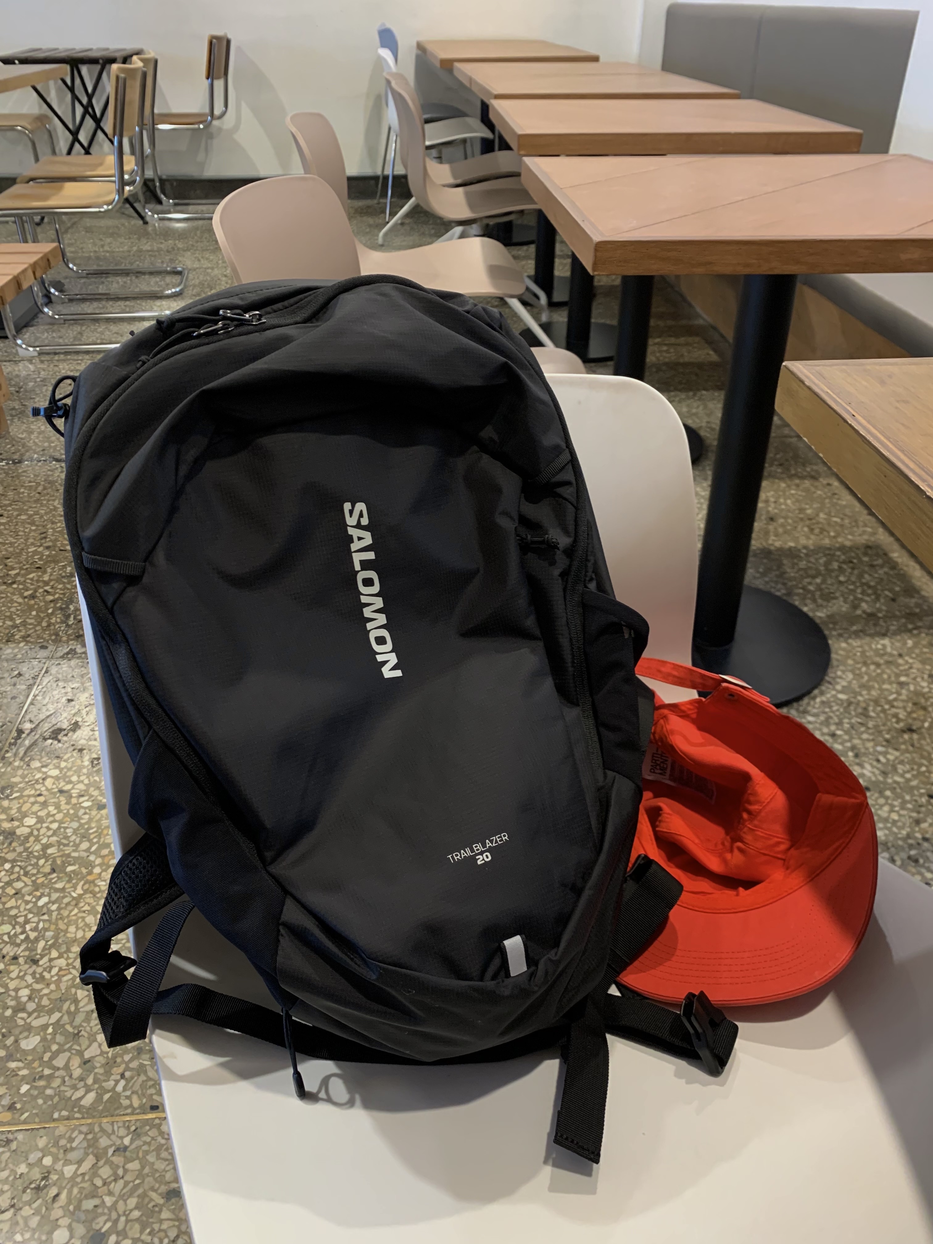 Salomon Trailblazer 20 Black 착용 스타일 - 3