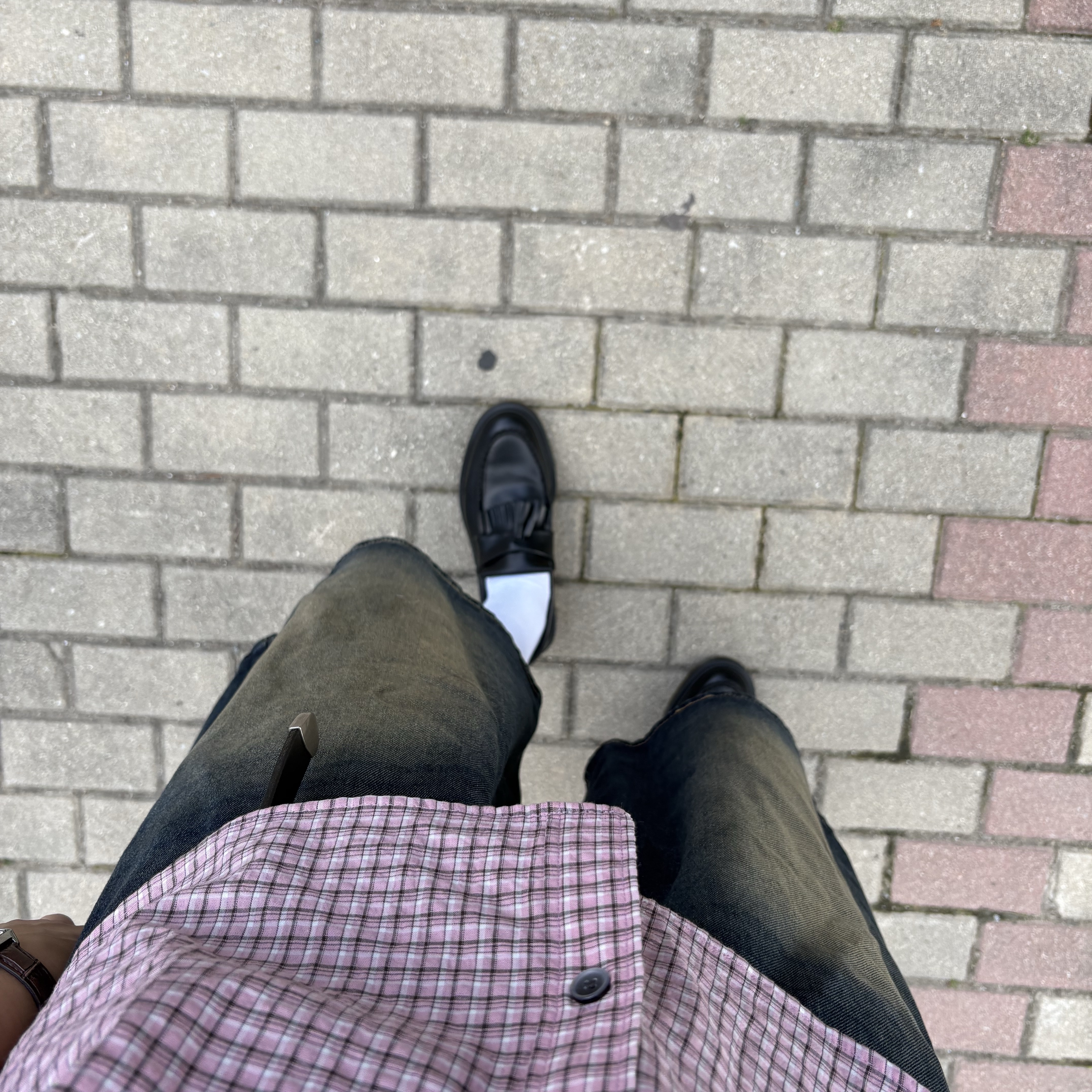 Dr. Martens Adrian Smooth Black 착용 스타일