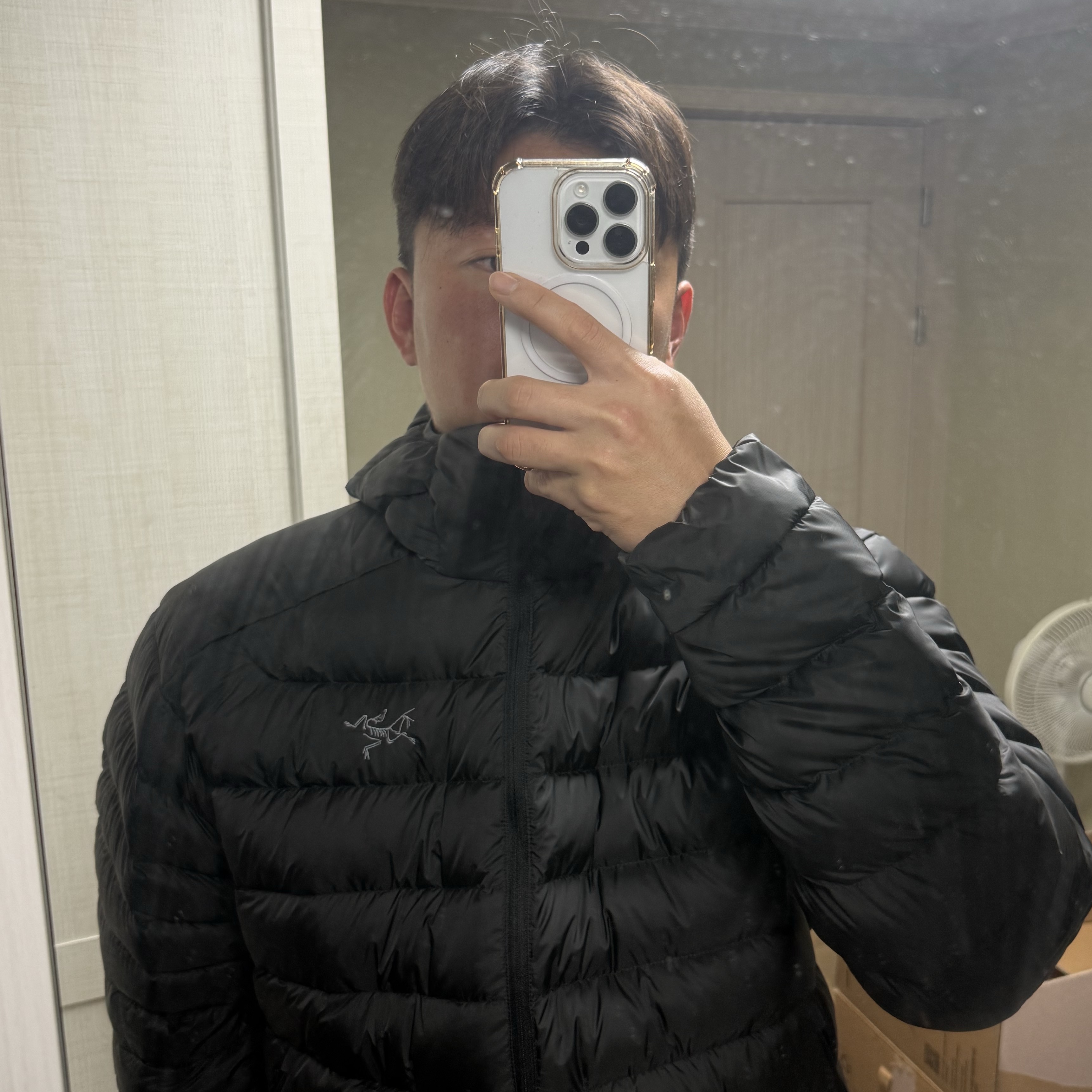 Arc'teryx Cerium Hoody Black 착용 스타일