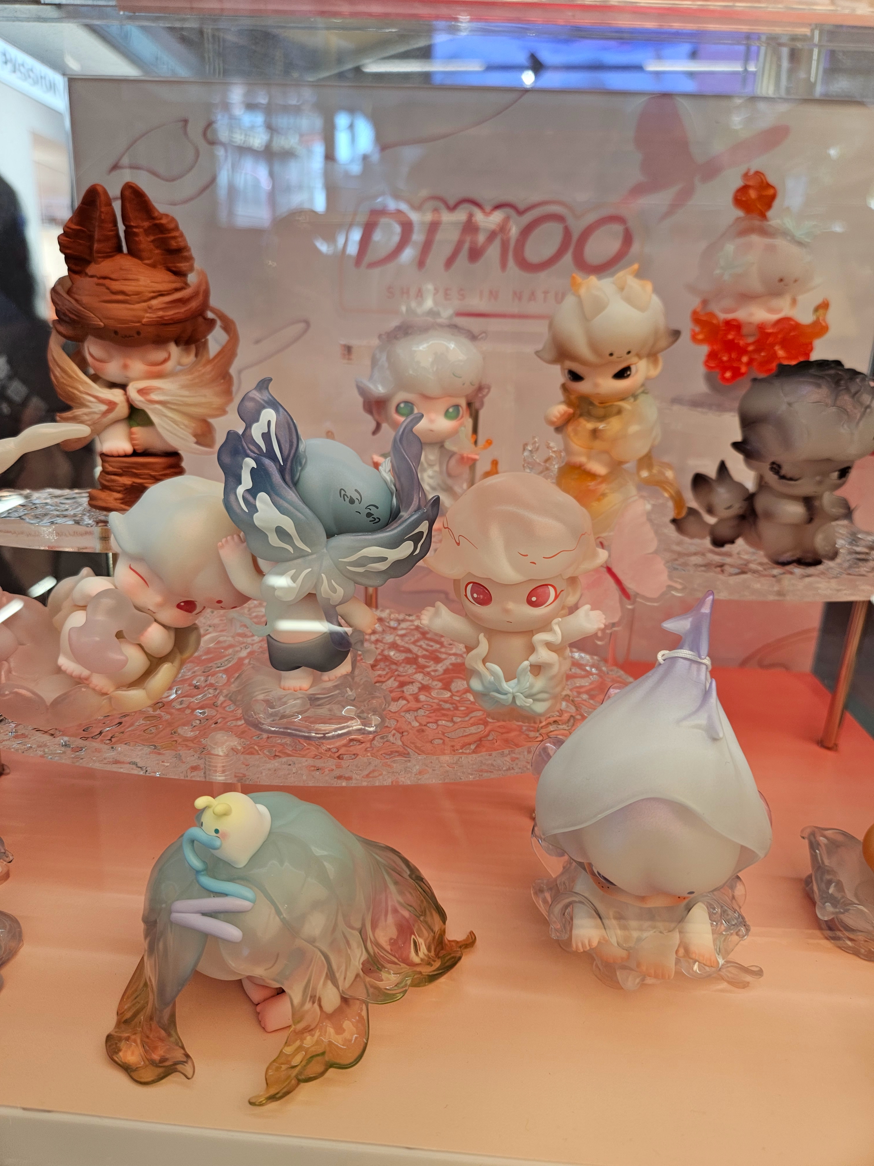 Pop Mart Labubu The Monsters Big Into Energy Series-Rock The Universe Vinyl Plush Doll, Pop Mart Dimoo Crush On Coffee Series Soft Faced Plush Keychain Caramel Coffee (Opened Case) 착용 스타일 - 7