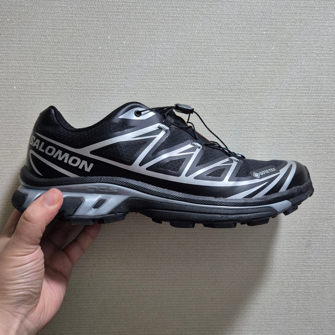 Salomon XT-6 GTX Black Silver 착용 스타일