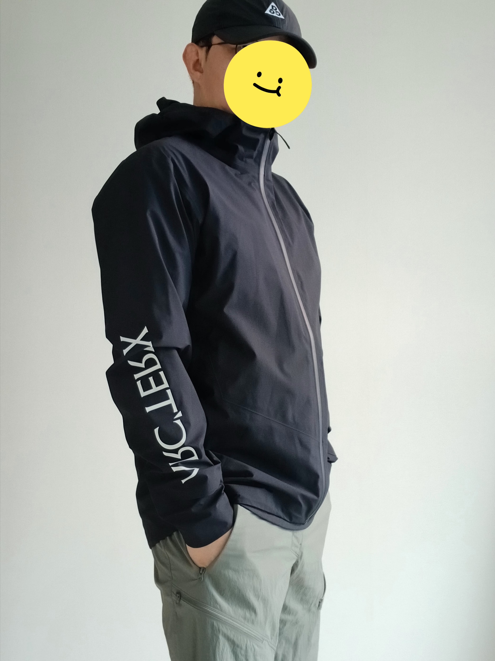 Nike ACG Trail Cap Black, Arc'teryx Norvan Jacket Black 착용 스타일 - 6