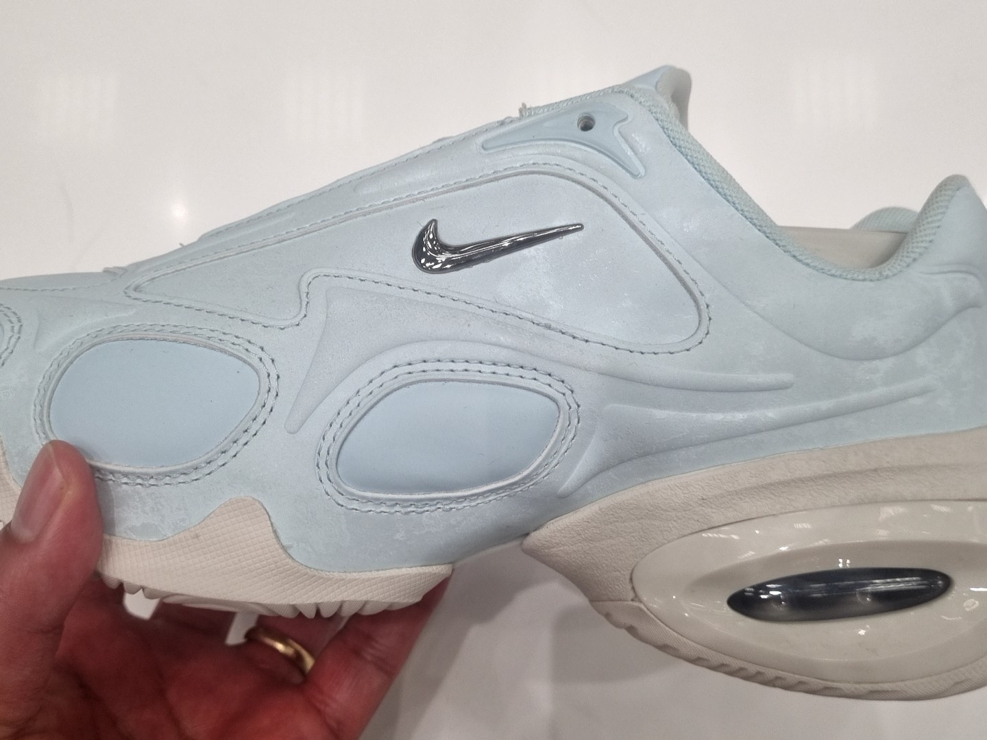 (W) Nike Air Max Muse PRM Glacier Blue and Pale Ivory 착용 스타일