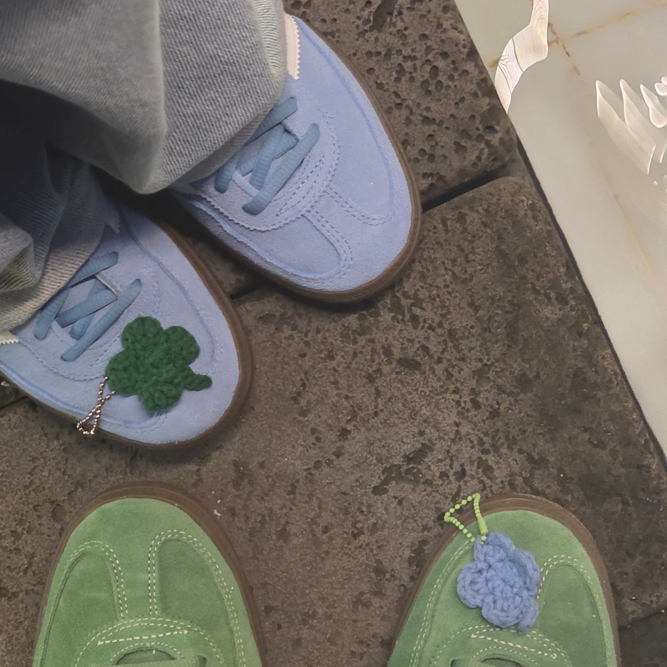 Adidas Spezial Handball Preloved Green Cream White, Adidas Spezial Handball Light Blue 착용 스타일