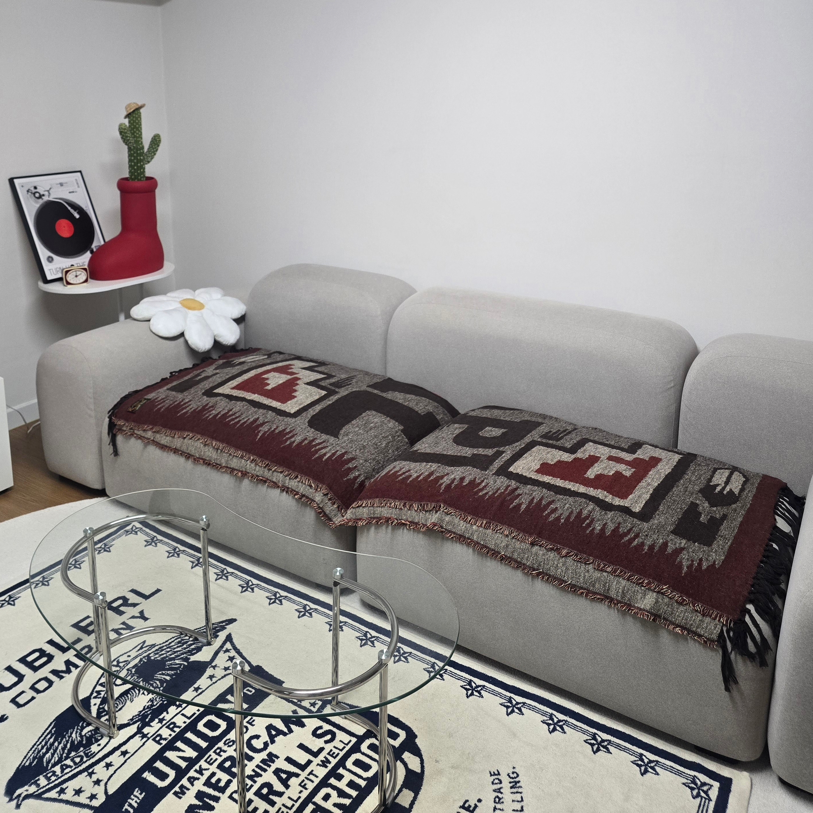 Kapital Speakeasy Blanket Red, Kapital Speakeasy Blanket Brown Beige 착용 스타일
