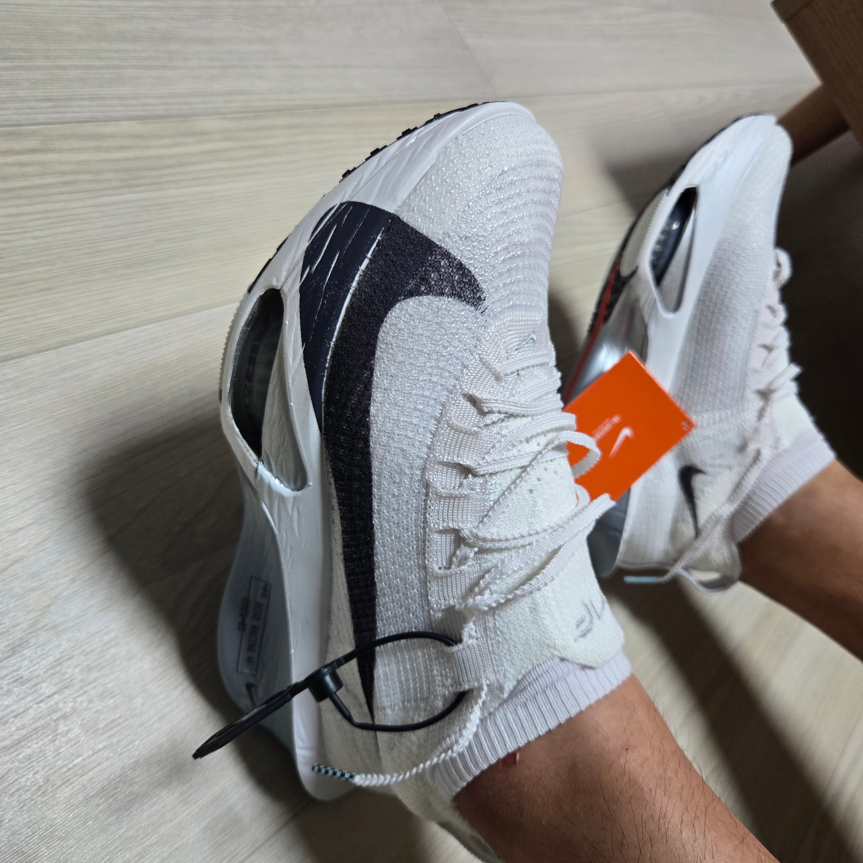 Nike Air Zoom Alphafly Next% 3 White Pure Platinum 착용 스타일 - 7