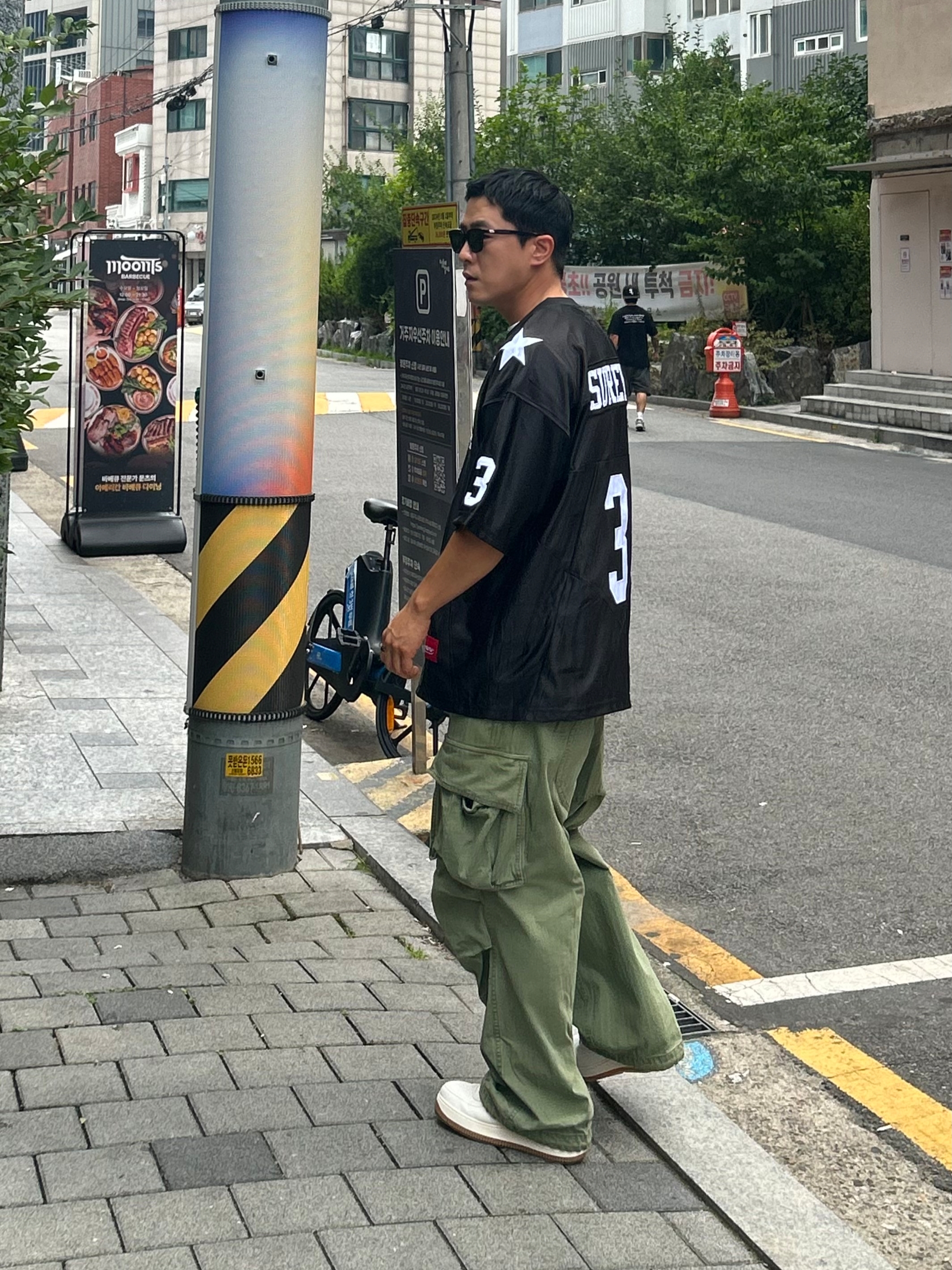 Supreme Star Football Jersey Black - 24FW, Nike x Travis Scott Air Force 1 Low Sail 착용 스타일 - 1