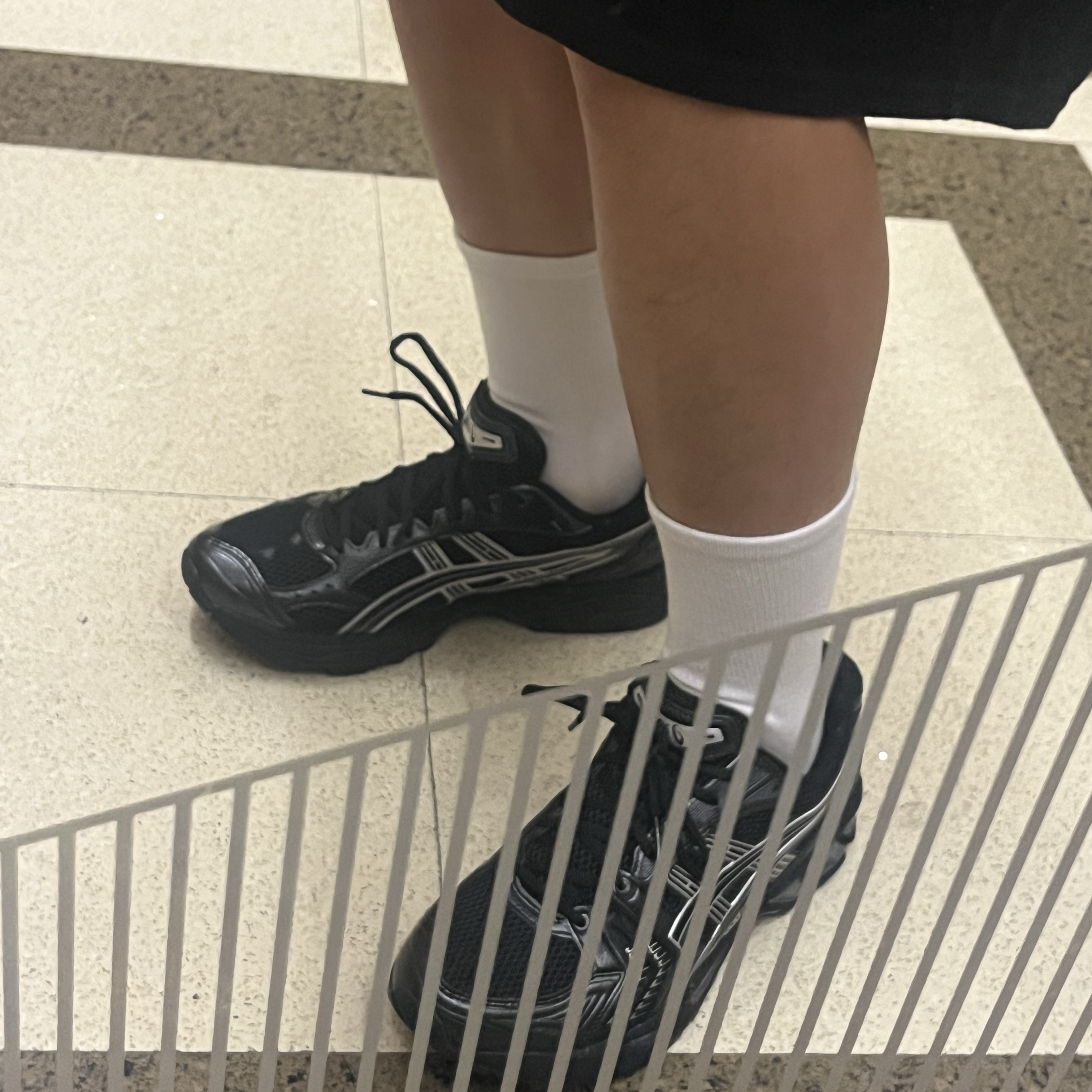 Asics Gel-Kayano 14 Black Pure Silver 착용 스타일