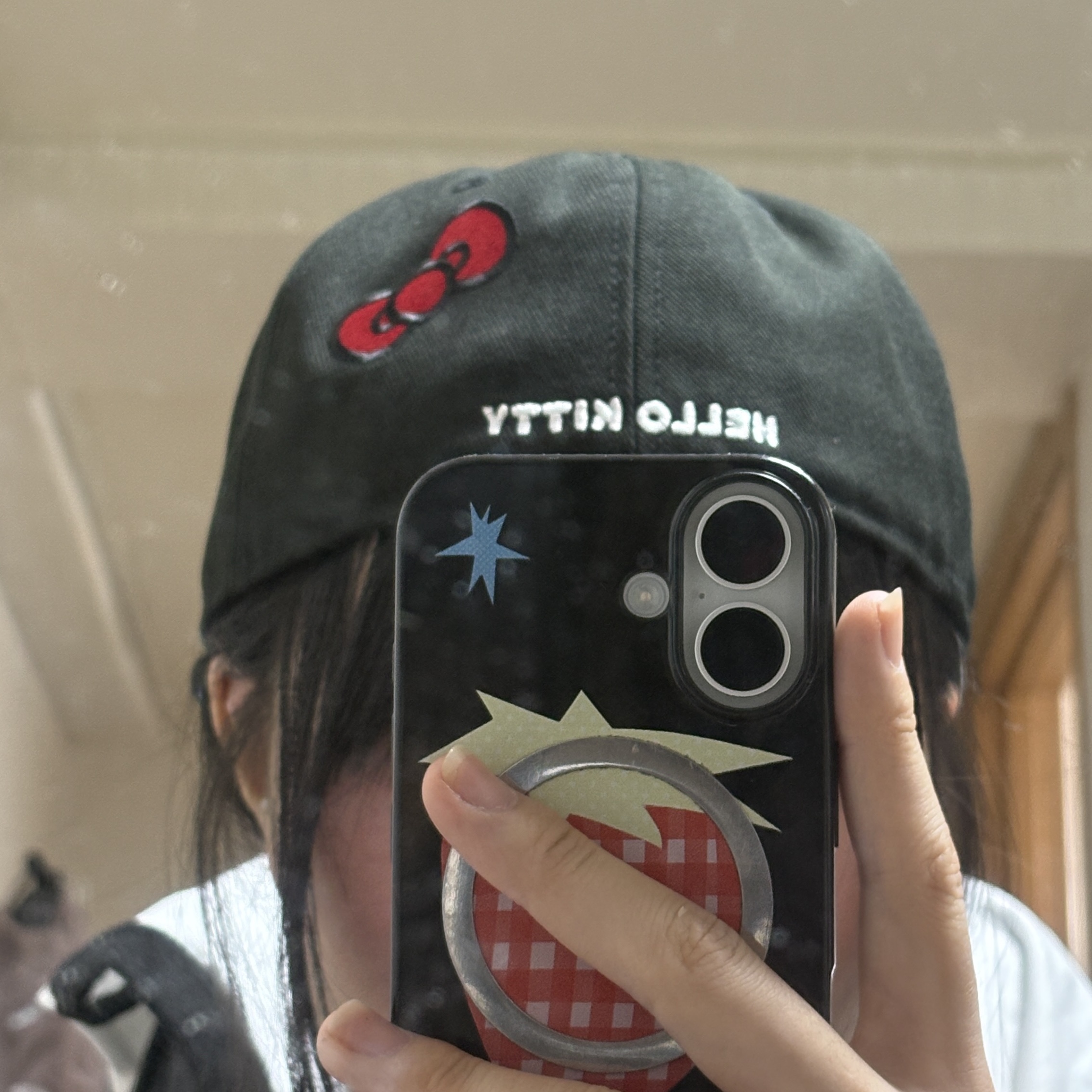 New Era x Hello Kitty Size Cap Black 착용 스타일