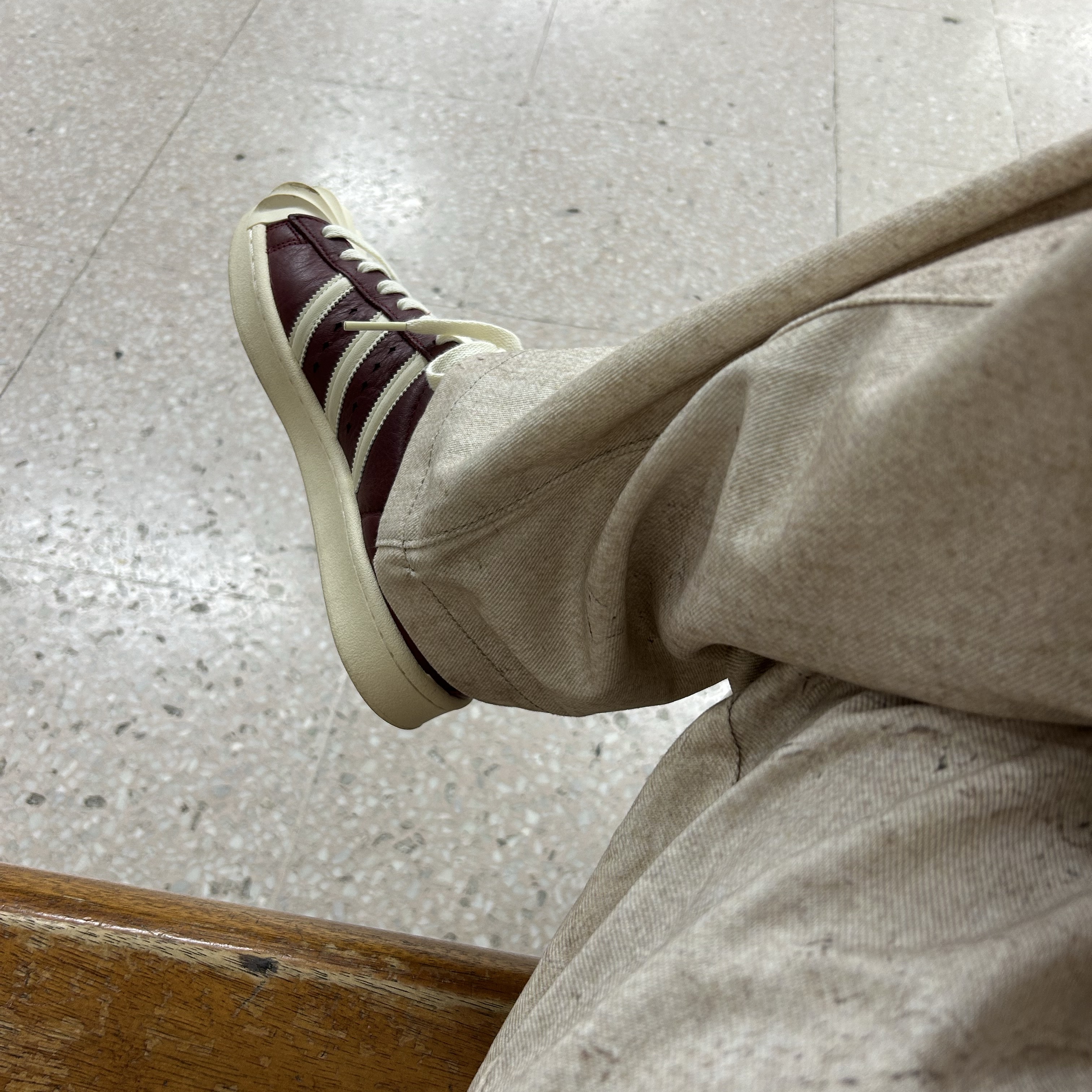 Adidas x Thug Club Superstar Vintage Collegiate Burgundy Cream White 착용 스타일
