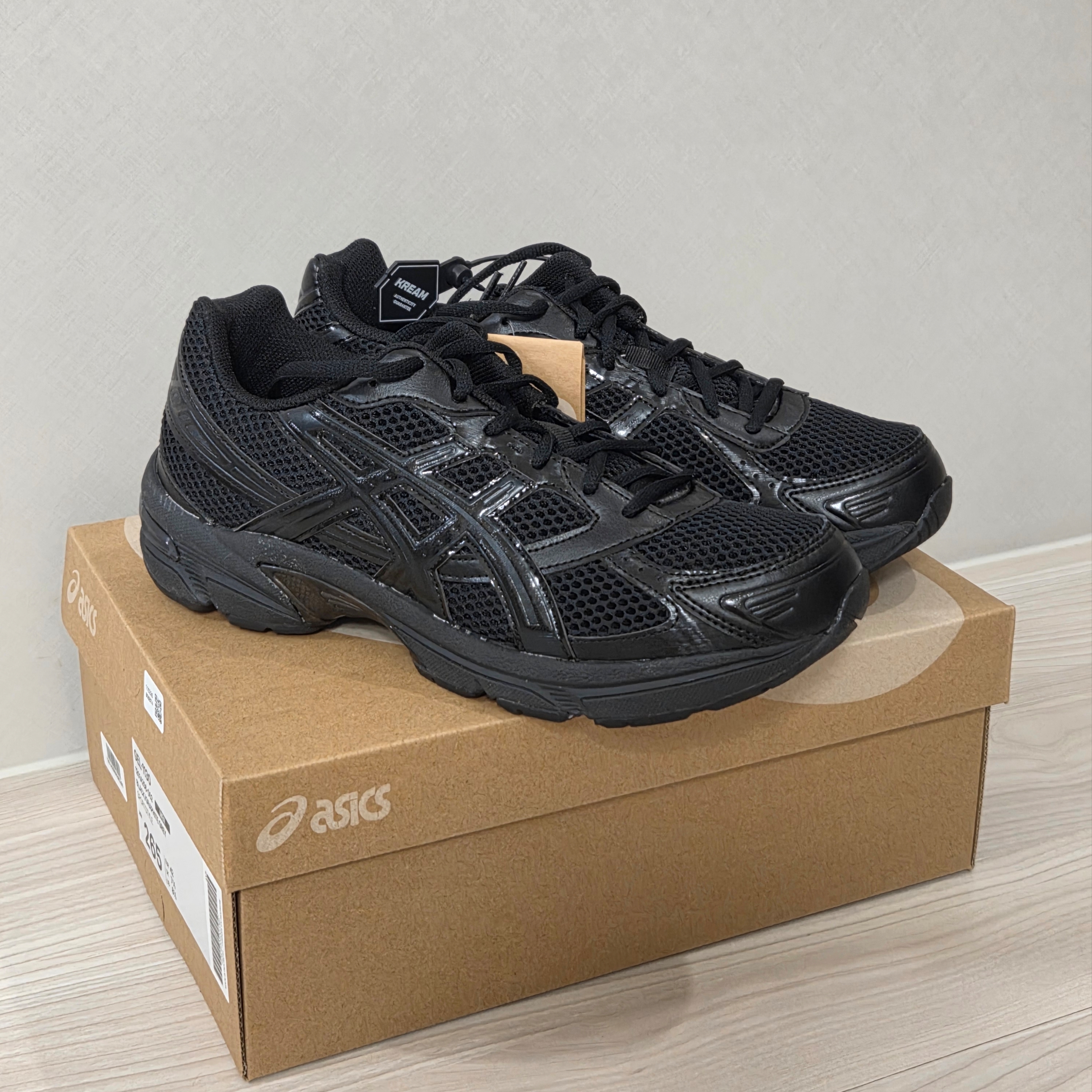 Asics Gel-1130 Black Graphite Grey 착용 스타일