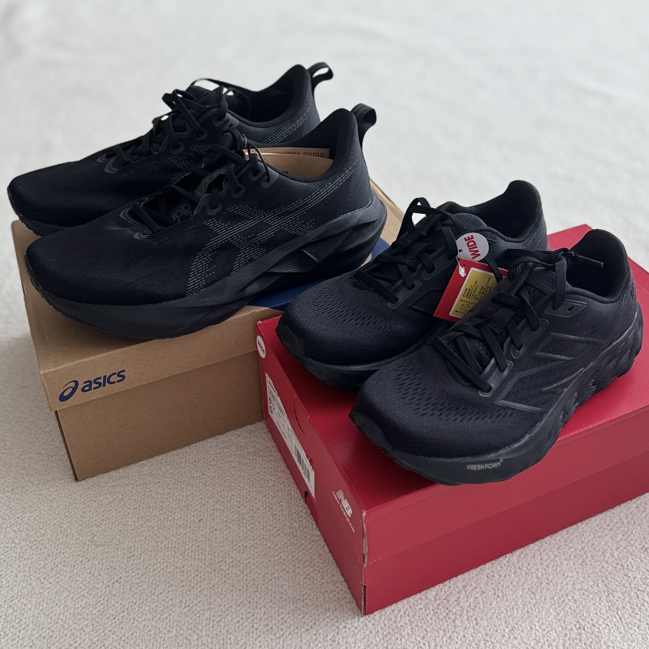 Asics Novablast 5 Black Carrier Grey 착용 스타일
