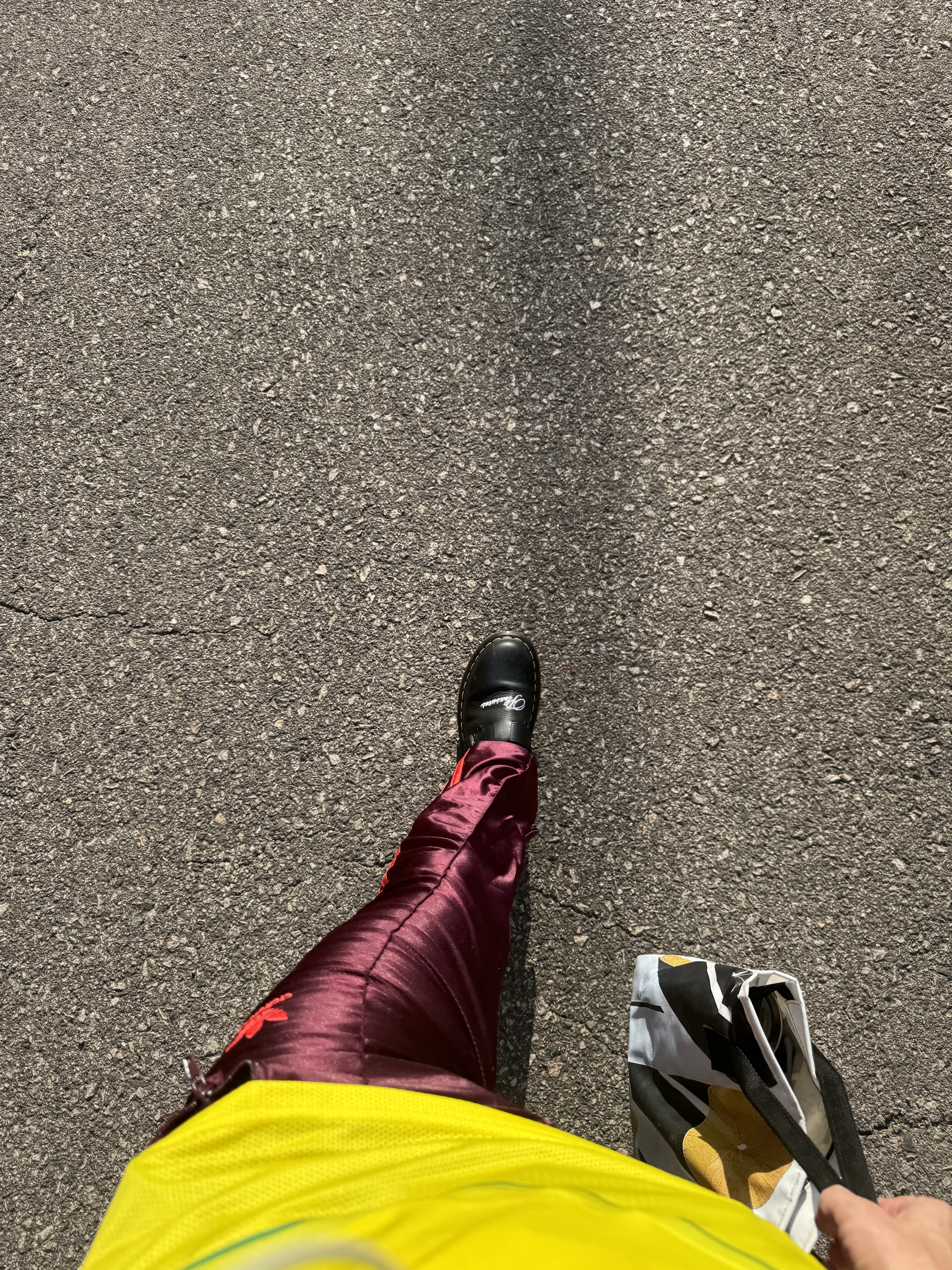 Diadora x END. N9000 Pink, Dr. Martens x Pleasures Jorge Leather Mules Black 착용 스타일 - 9