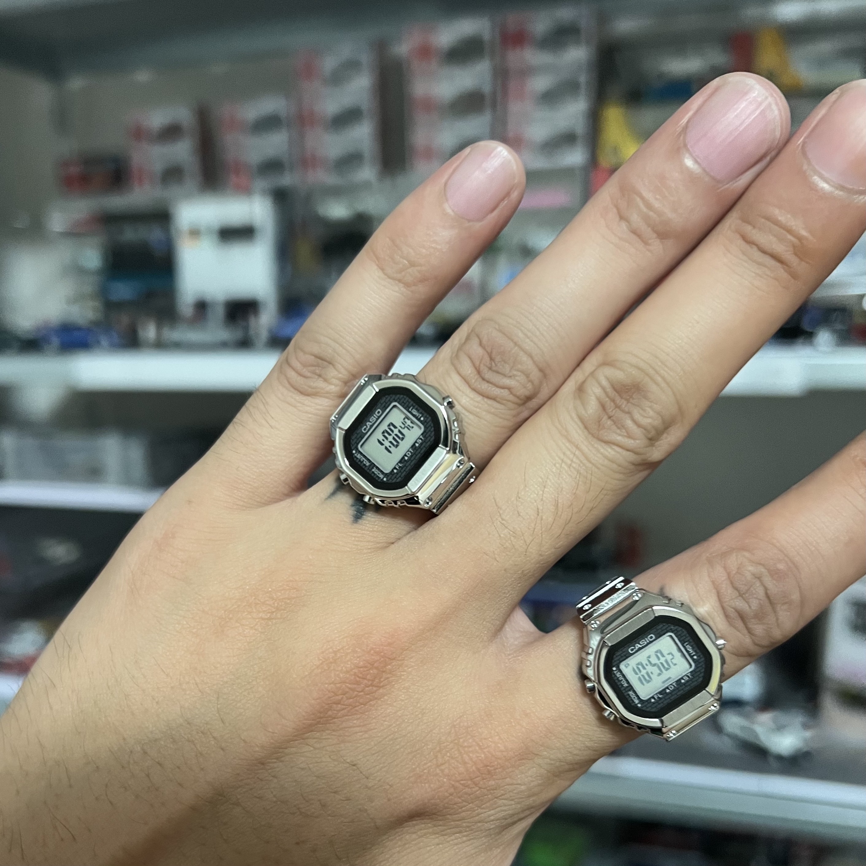 Casio 50th Anniversary Ring Watch CRW-001-1 착용 스타일