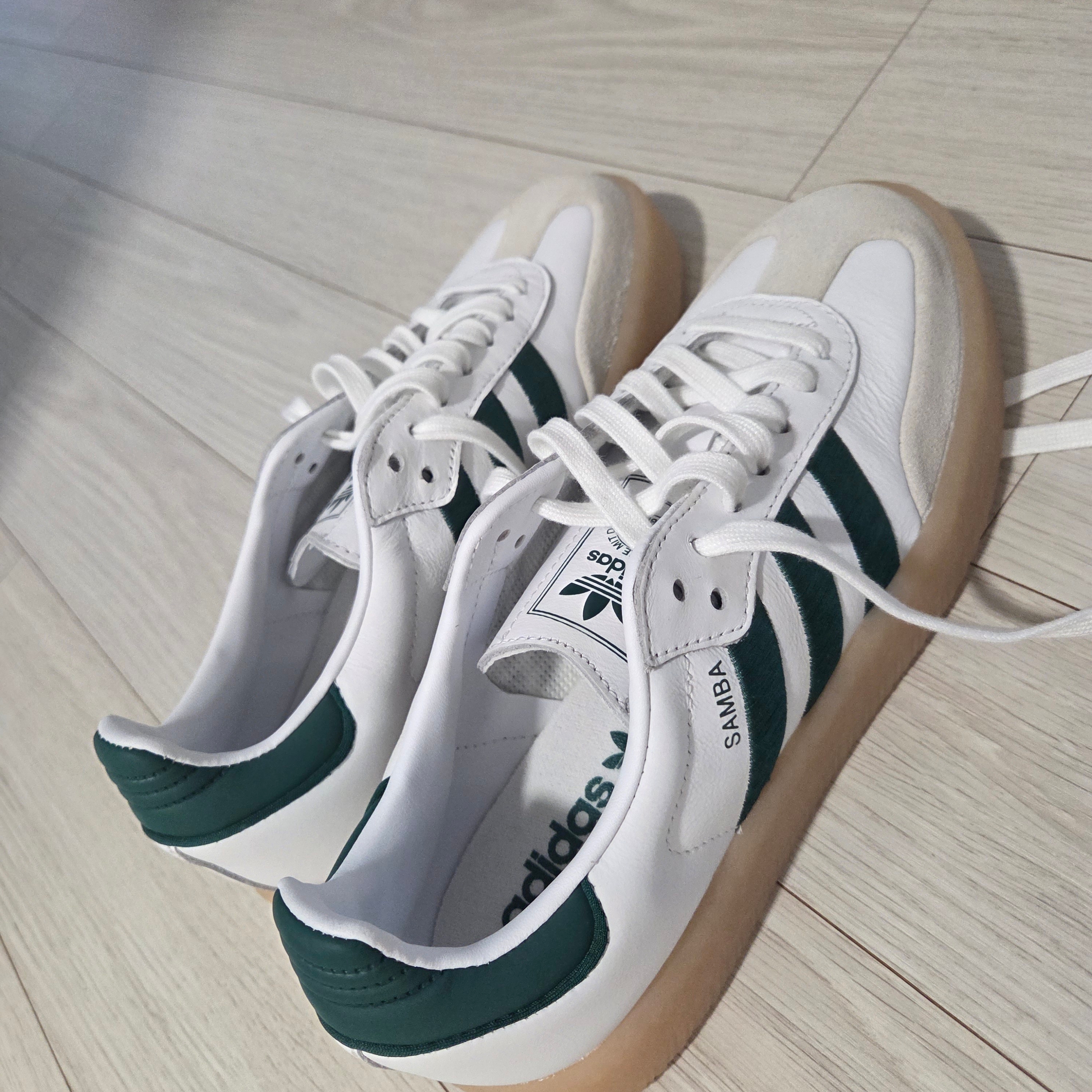 (W) Adidas Sambae Cloud White Collegiate Green 착용 스타일