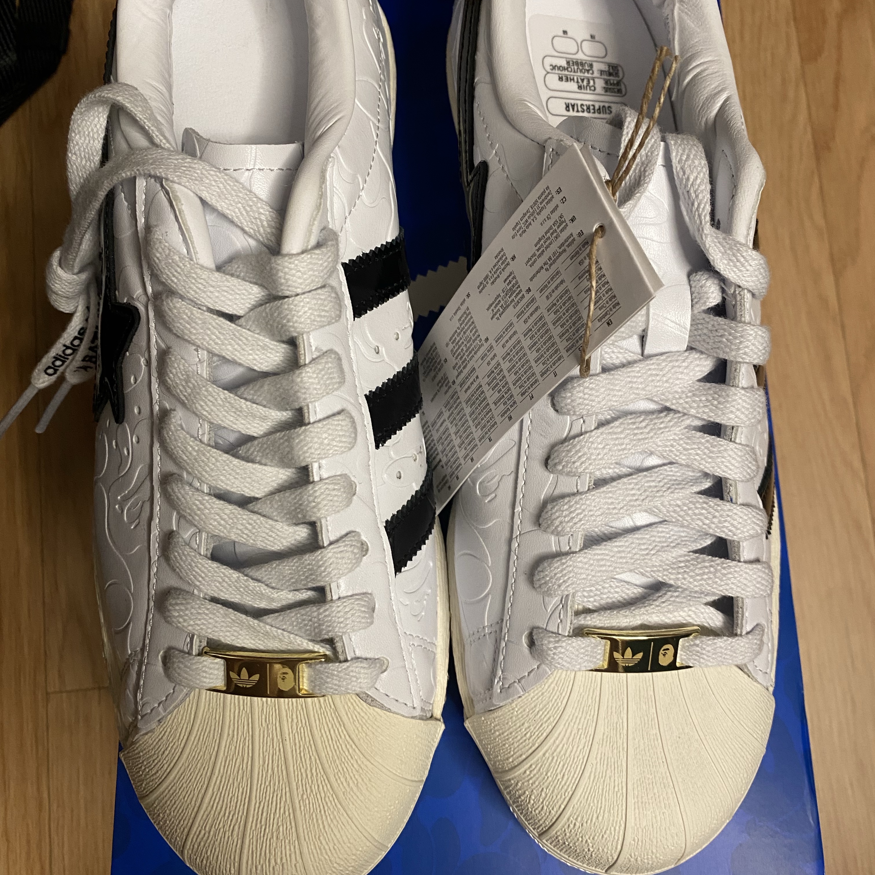 Adidas x BAPE Superstar Vintage Cloud White Core Black 착용 스타일