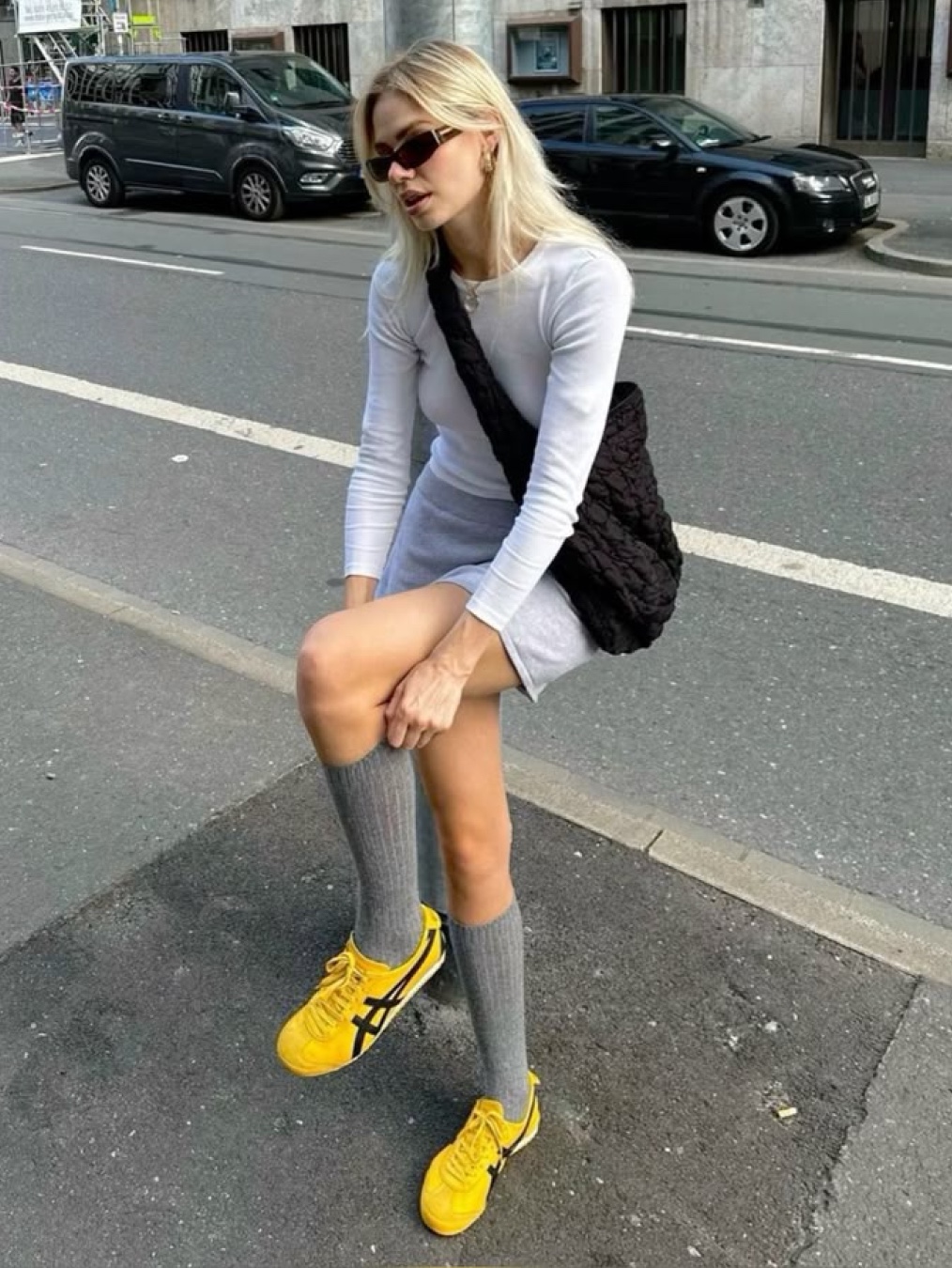 Kapital 56 Pieces 3×1 Rib Rainbowy Happy Heel Socks White, Clarks Wallabee Black Suede 착용 스타일 - 6