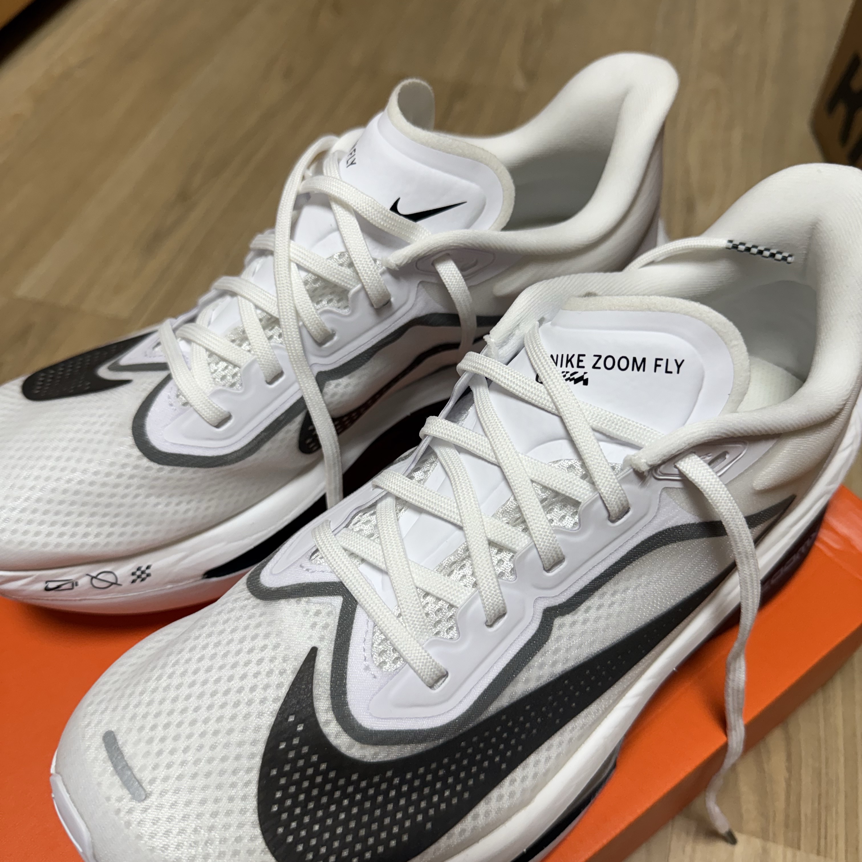 Nike Zoom Fly 6 White Smoke Grey 착용 스타일 - 3