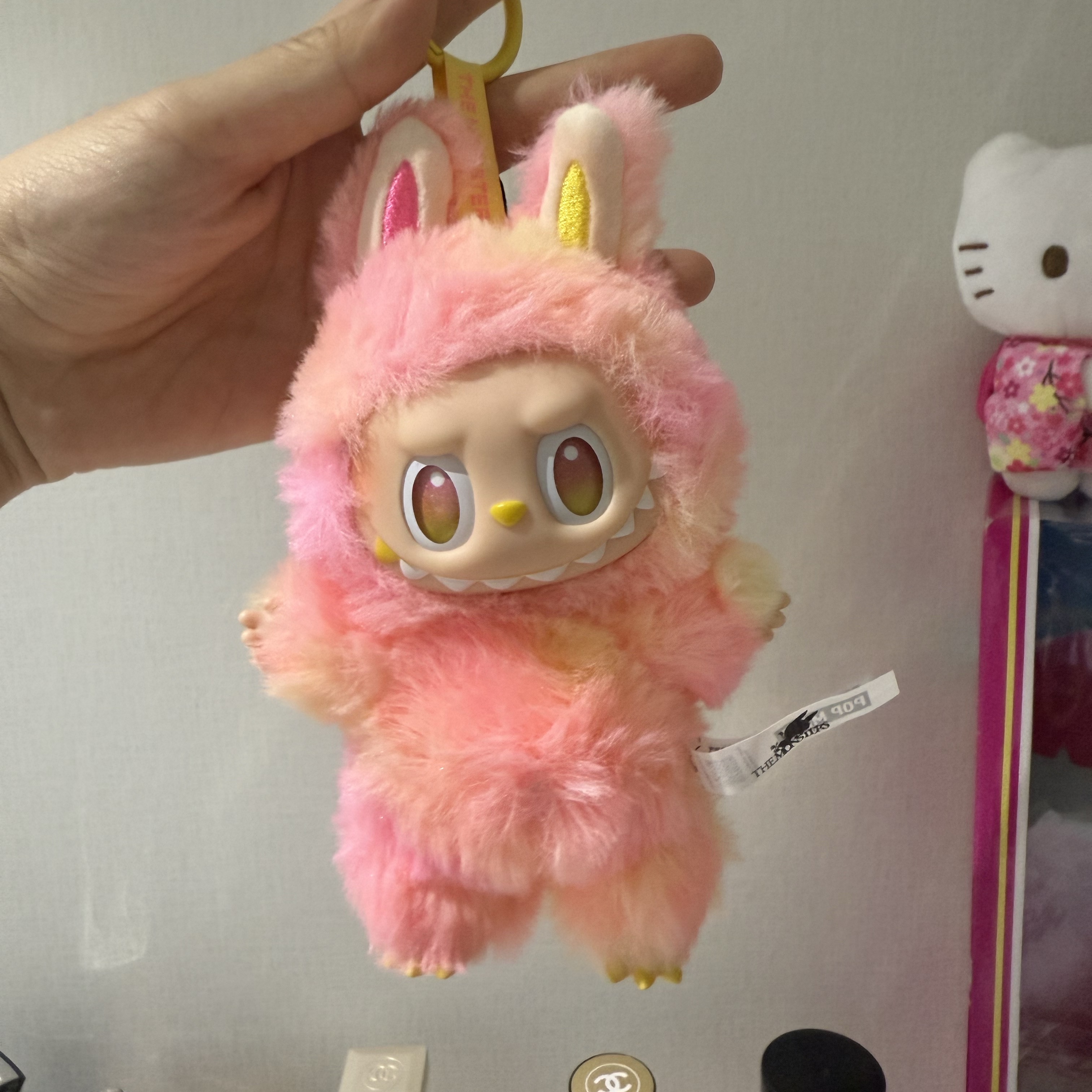 Pop Mart Labubu The Monsters Highlight Series Loyalty Keyring (Opened Case) 착용 스타일