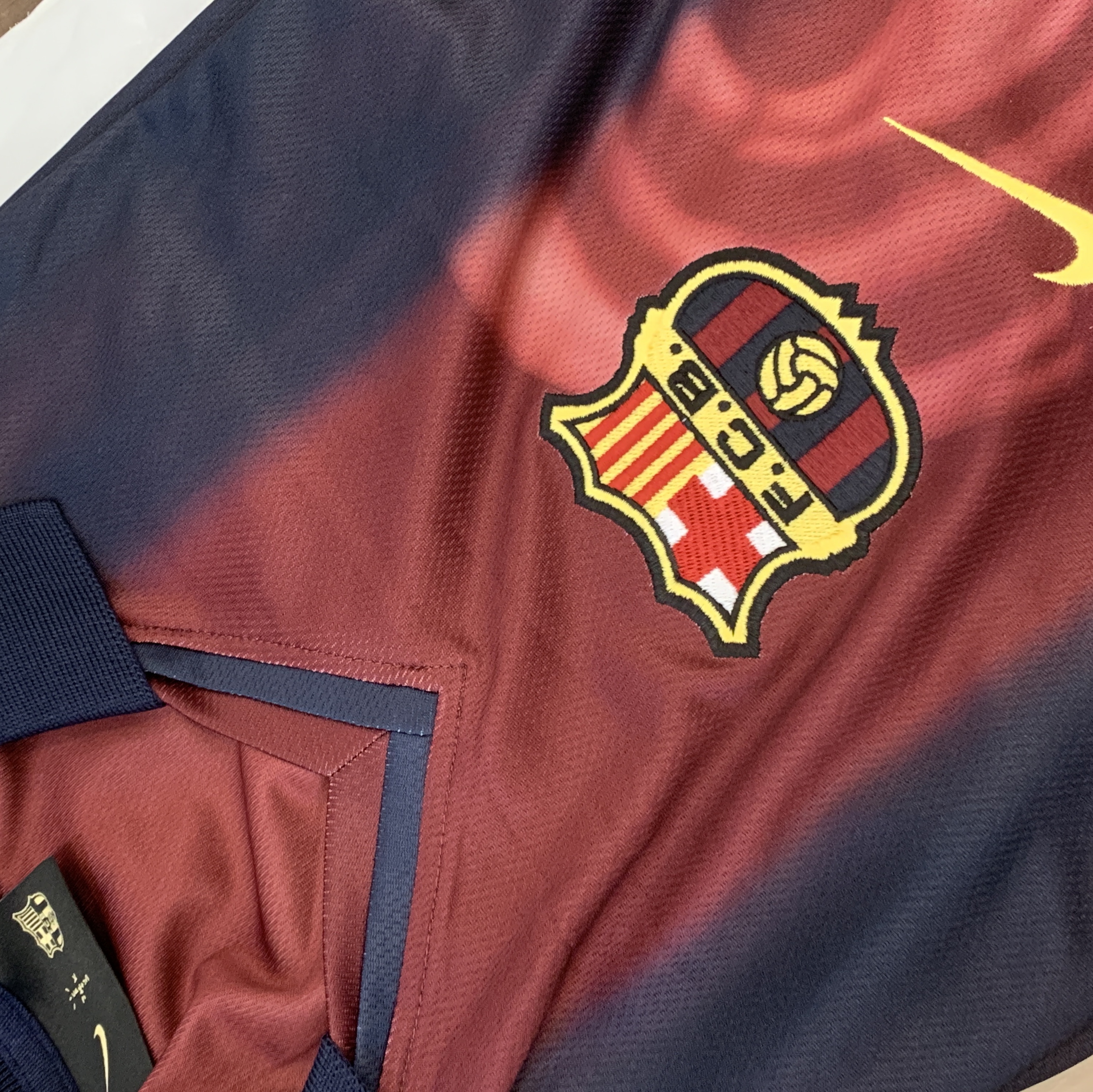 Nike FC Barcelona x Travis Scott Retro 2000/01 Home Skeleton Jersey Multicolor (Non Marking Ver.) 착용 스타일 - 2
