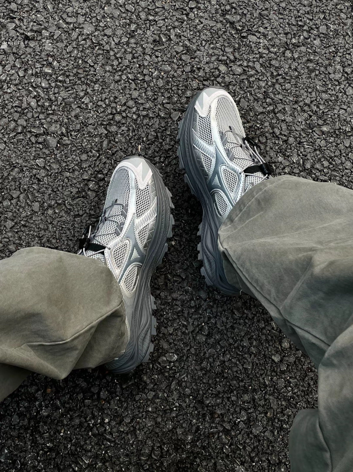 Mizuno Racer Trail SE Silver Grey 착용 스타일 - 3