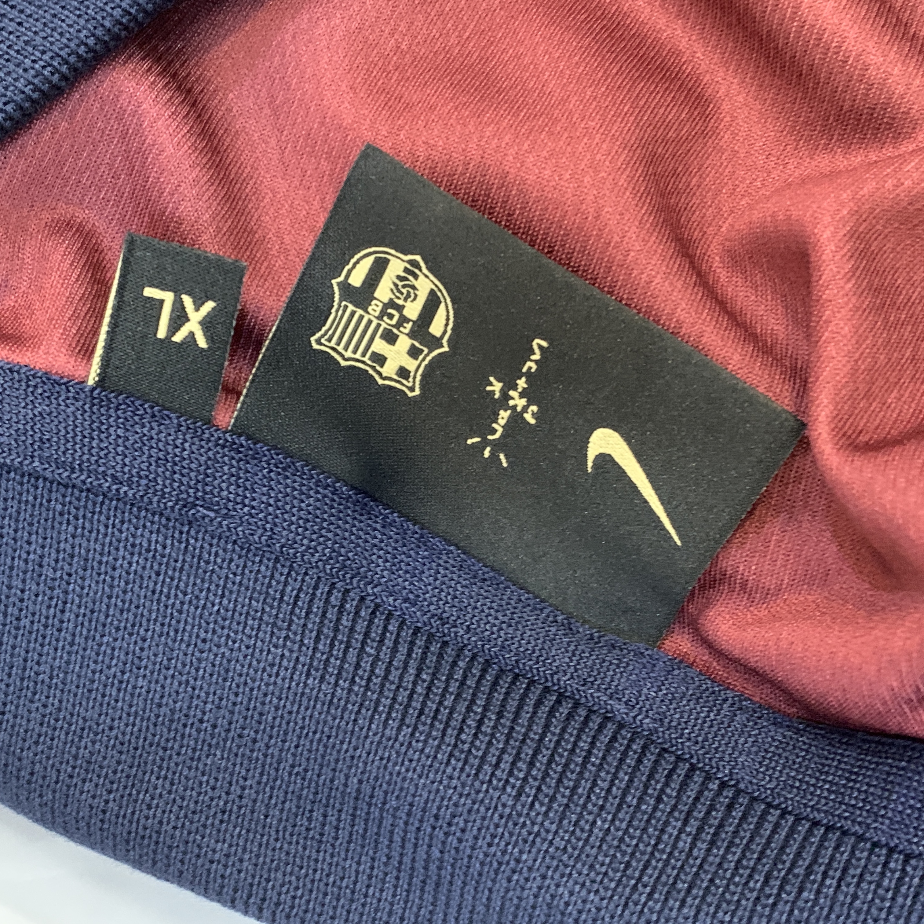 Nike FC Barcelona x Travis Scott Retro 2000/01 Home Skeleton Jersey Multicolor (Non Marking Ver.) 착용 스타일 - 4