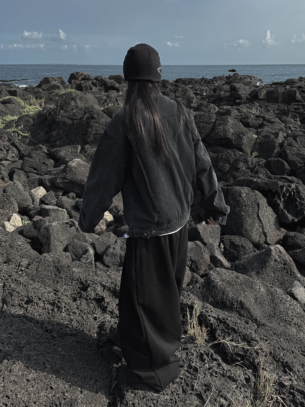 Mischief Wide Rhombus Beanie Black 착용 스타일 - 1