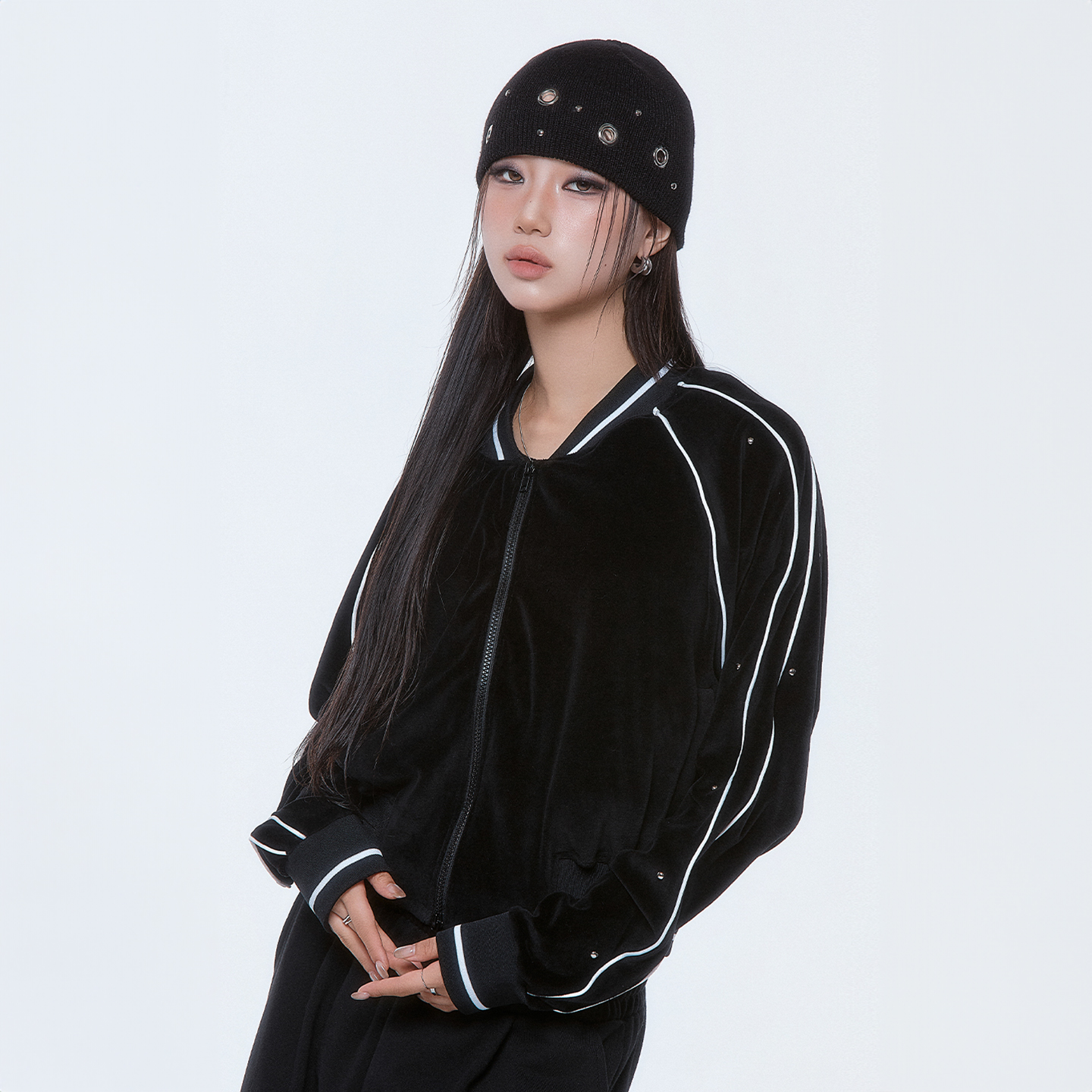 디오스피스 벨로아 스타디움 자켓 블랙(DAUSPICE Velour Stadium Jacket Black) - 3