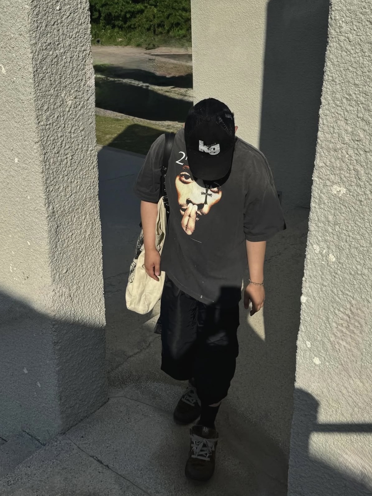 Saint Mxxxxxx x 2Pac S/S T-Shirt Black - 25SS 착용 스타일