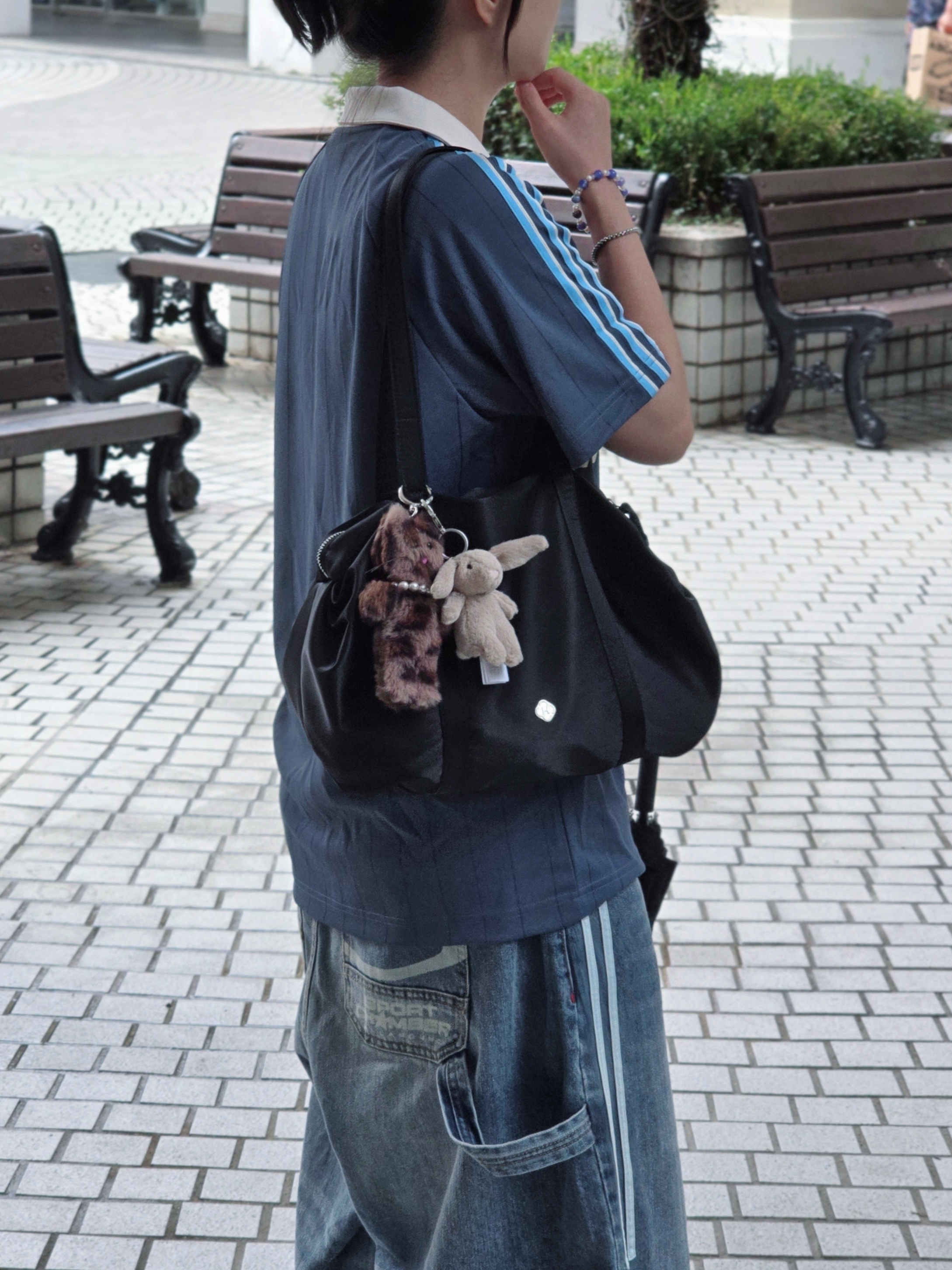 Adidas Pinstripe Jersey Preloved Ink - KR Sizing, Jellycat Bashful Bunny Bag Charm Beige 착용 스타일