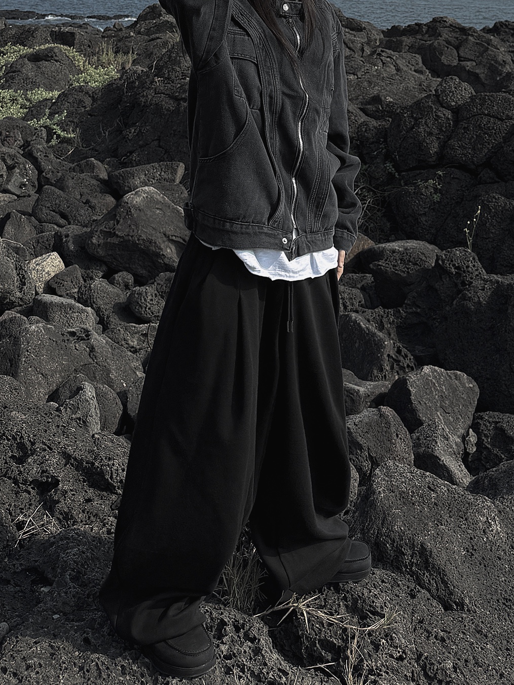 Mischief Wide Rhombus Beanie Black 착용 스타일 - 2