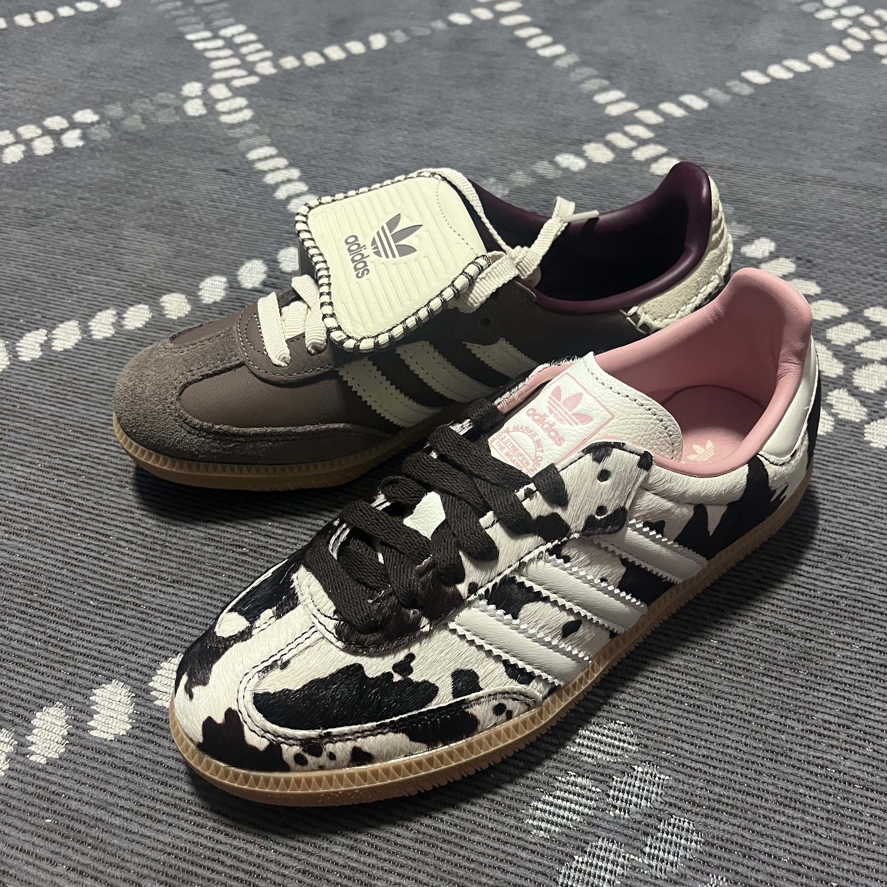 (W) Adidas Samba LT Earth Strata Core White, (W) Adidas Samba OG Cow Print 착용 스타일 - 1