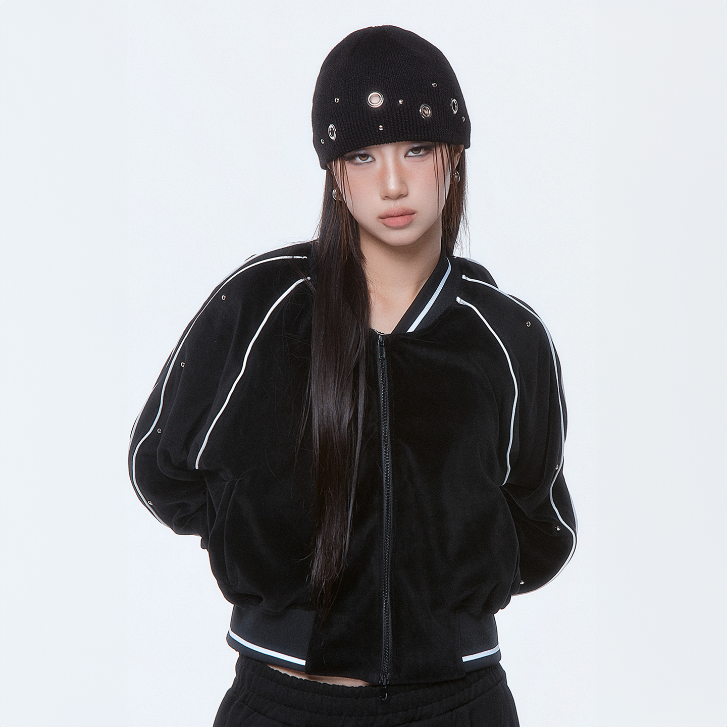 디오스피스 벨로아 스타디움 자켓 블랙(DAUSPICE Velour Stadium Jacket Black) - 2
