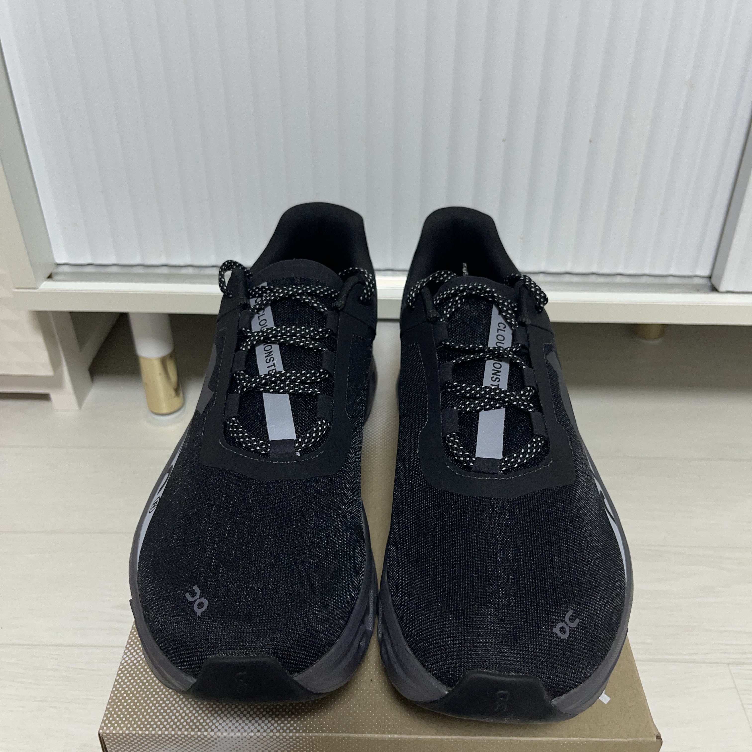 On Running Cloudmonster Lumos Black 착용 스타일 - 5