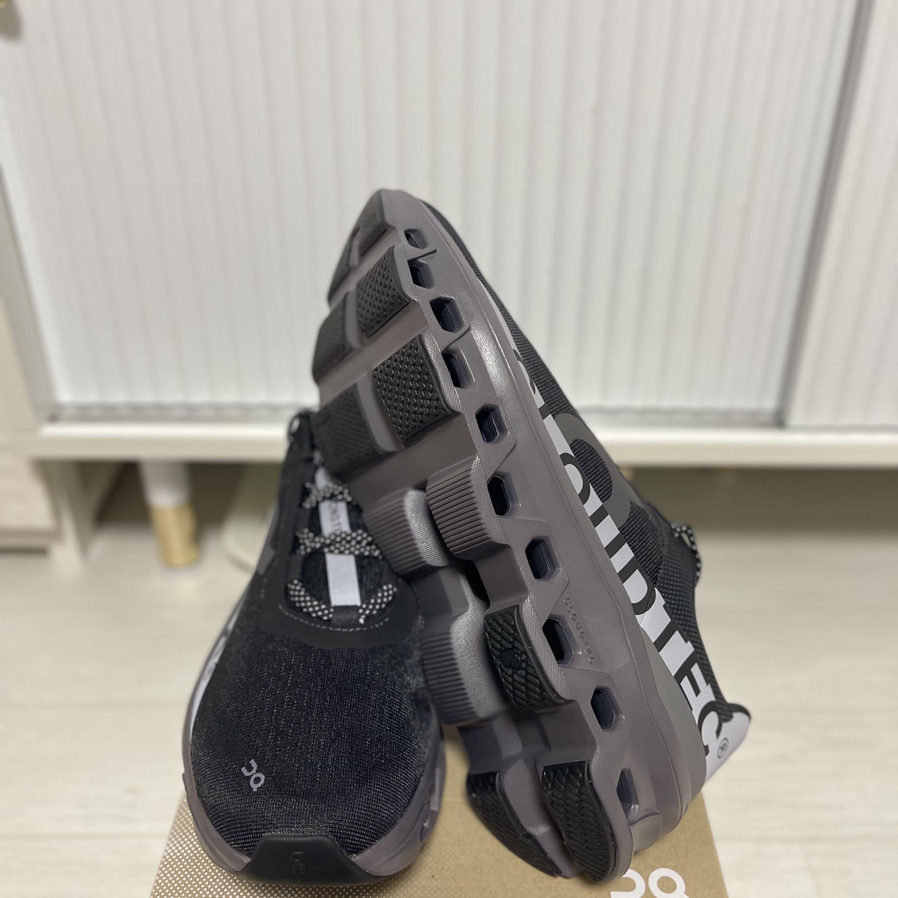 On Running Cloudmonster Lumos Black 착용 스타일 - 2