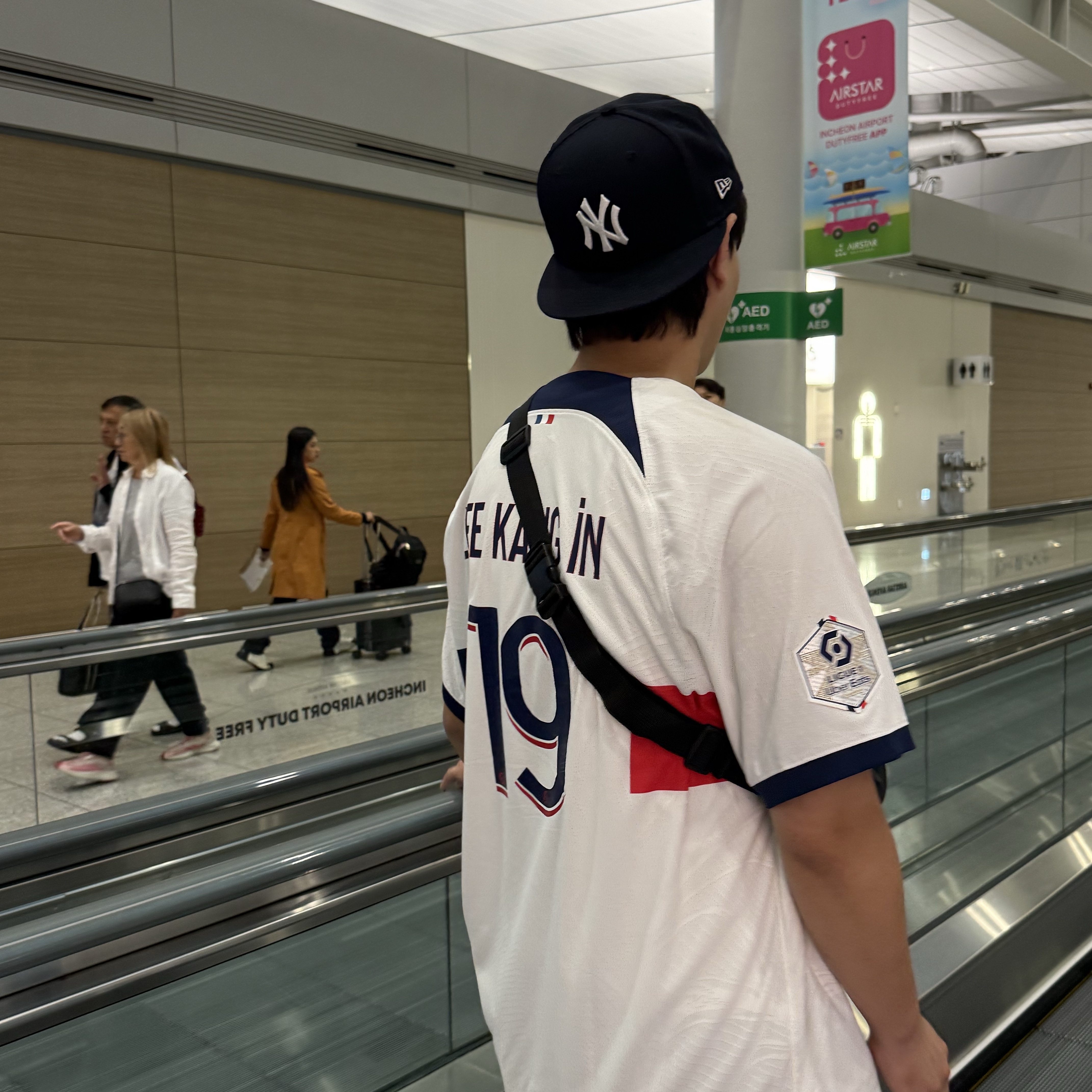 New Era 59Fifty MLB Authentic New York Yankees Game Navy 착용 스타일