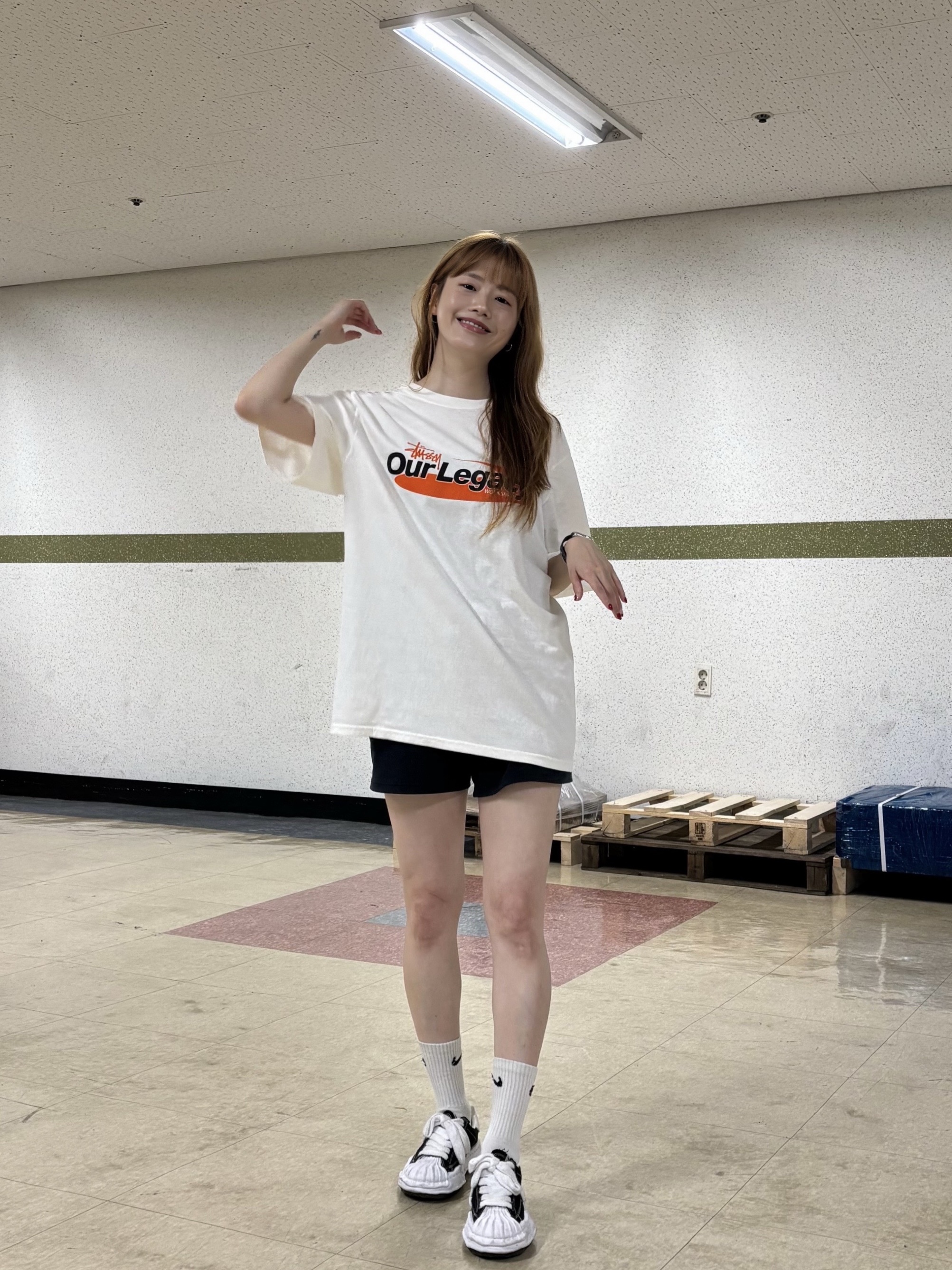Stussy x Our Legacy Work Shop Swirl Pigment Dyed T-Shirt Natural, Maison Mihara Yasuhiro Blakey OG Sole Canvas Low-top Sneakers Black White 착용 스타일 - 3