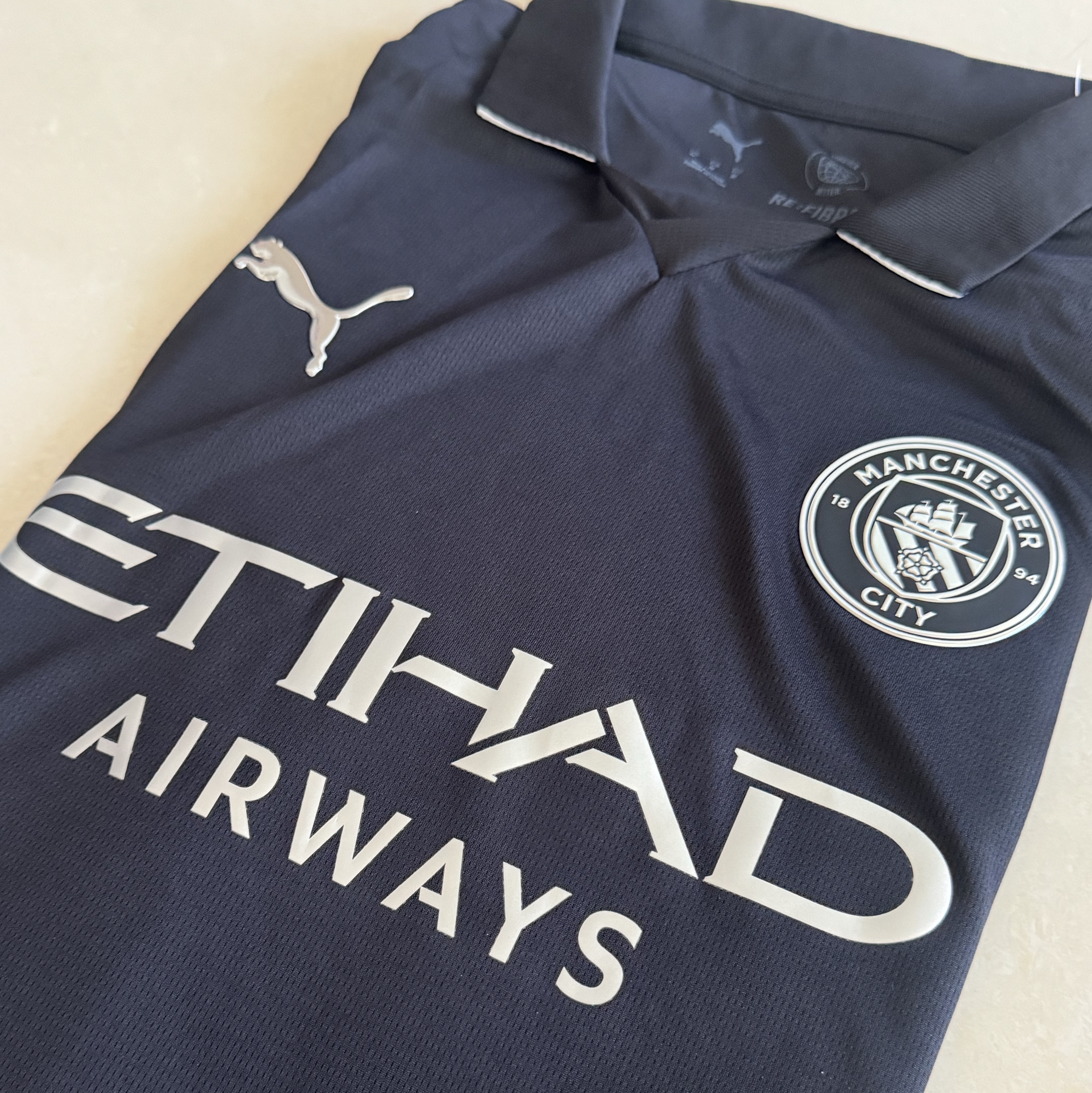 Puma Manchester City 2025/26 Away Authentic Jersey Black (Non Marking Ver.) 착용 스타일 - 3