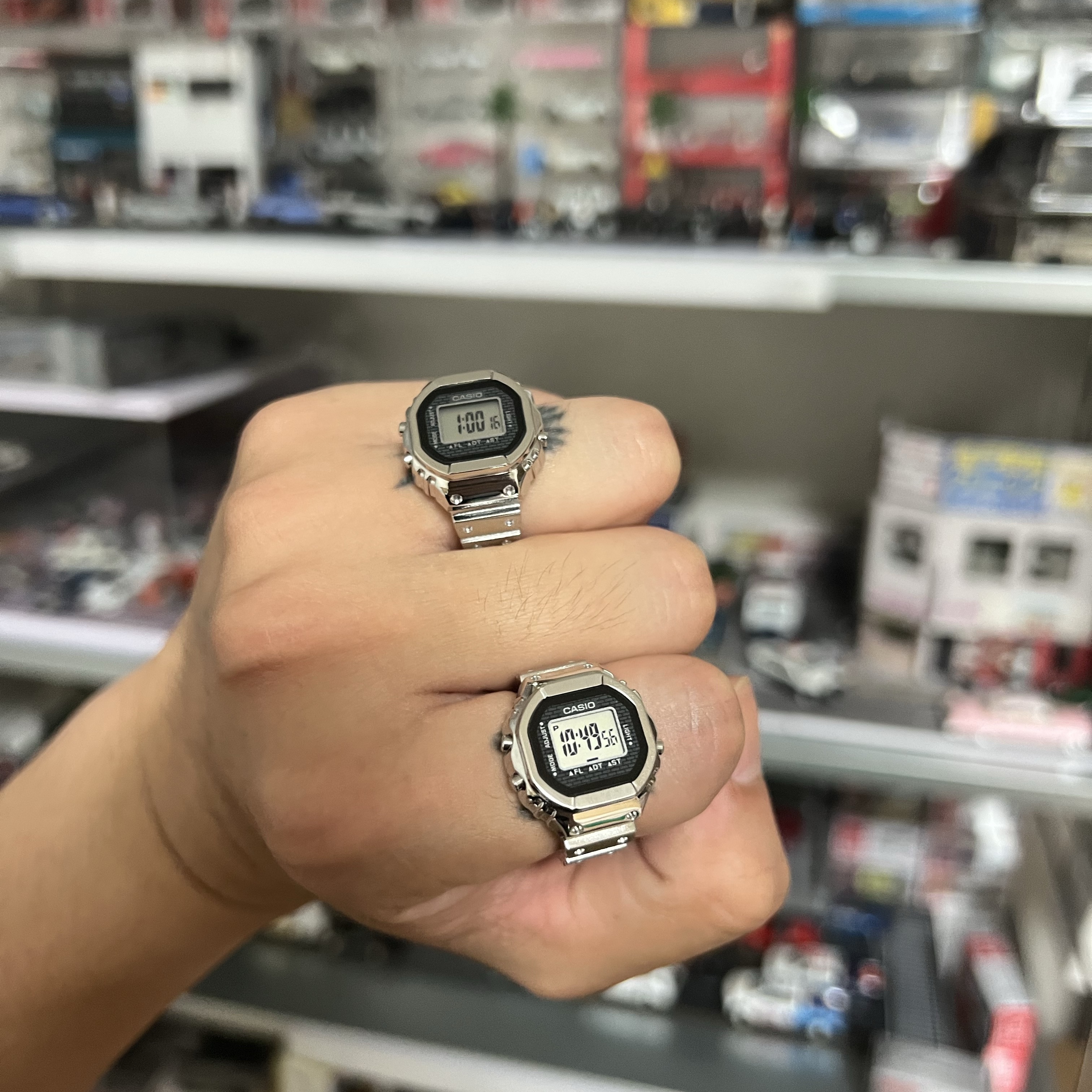 Casio 50th Anniversary Ring Watch CRW-001-1 착용 스타일