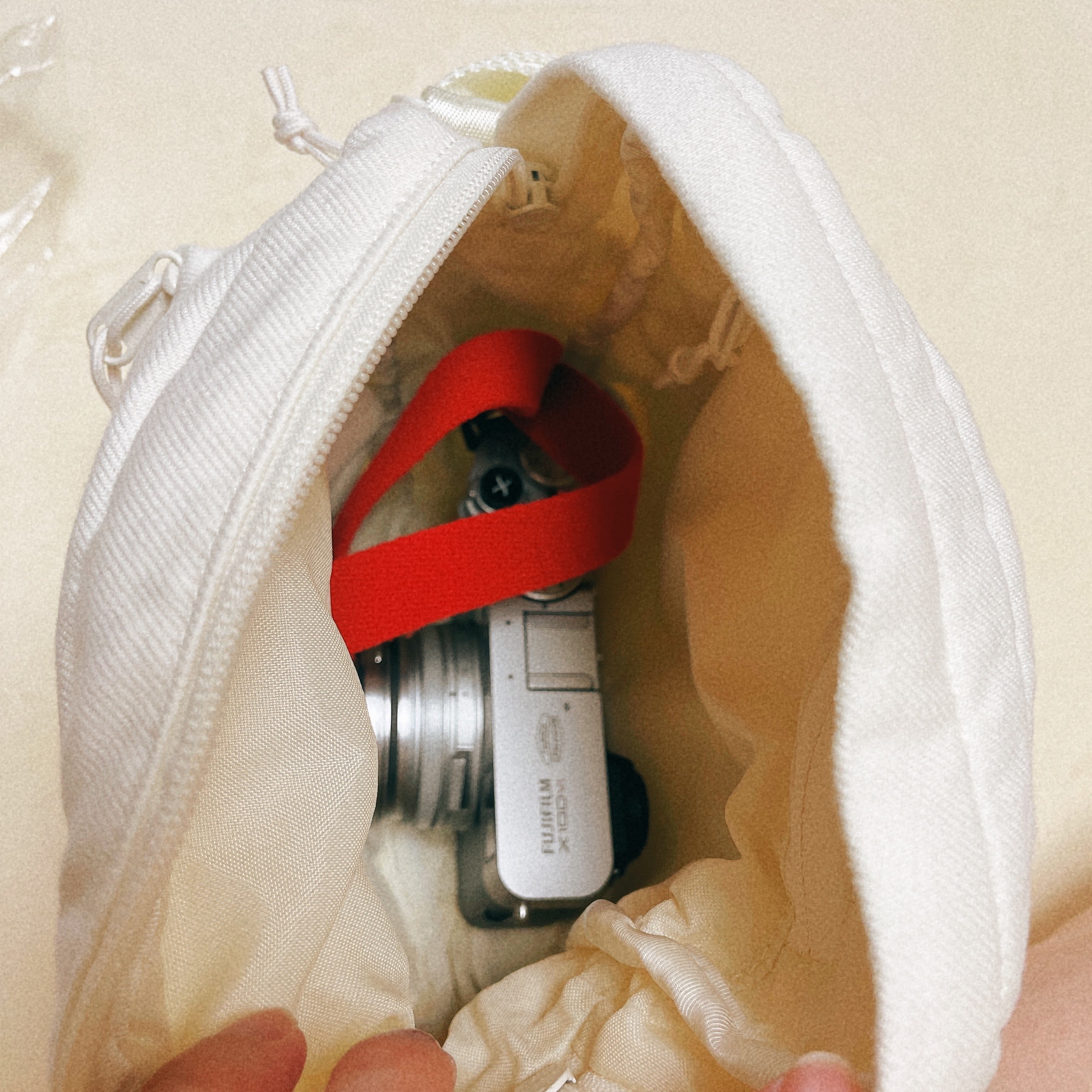 Supreme Denim Shoulder Bag White - 25FW, Fujifilm X100VI Silver (Korean Ver.) 착용 스타일 - 2