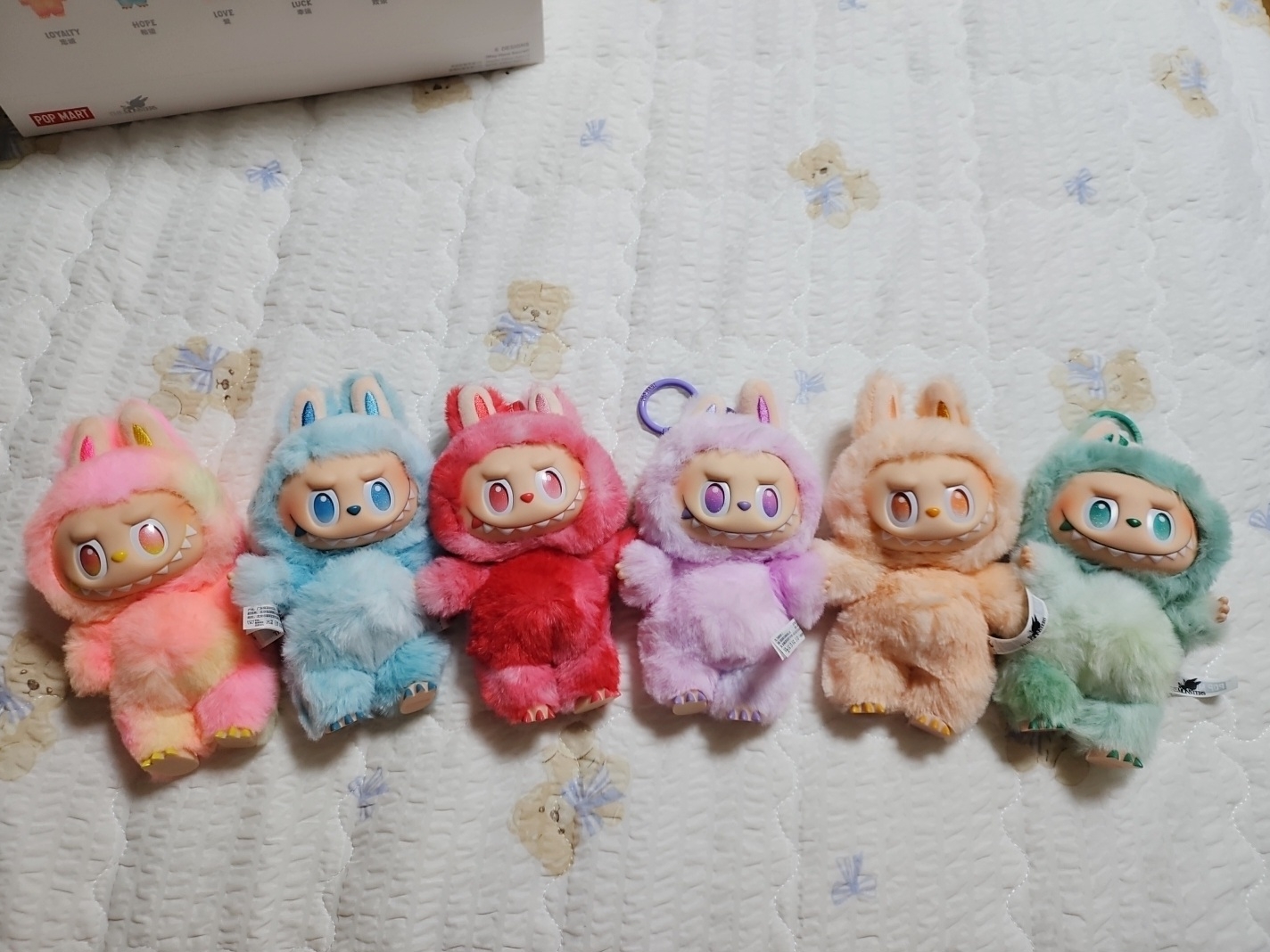 Pop Mart Labubu The Monsters Highlight Series Sealed Case (6 Blind Boxes) 착용 스타일 - 2