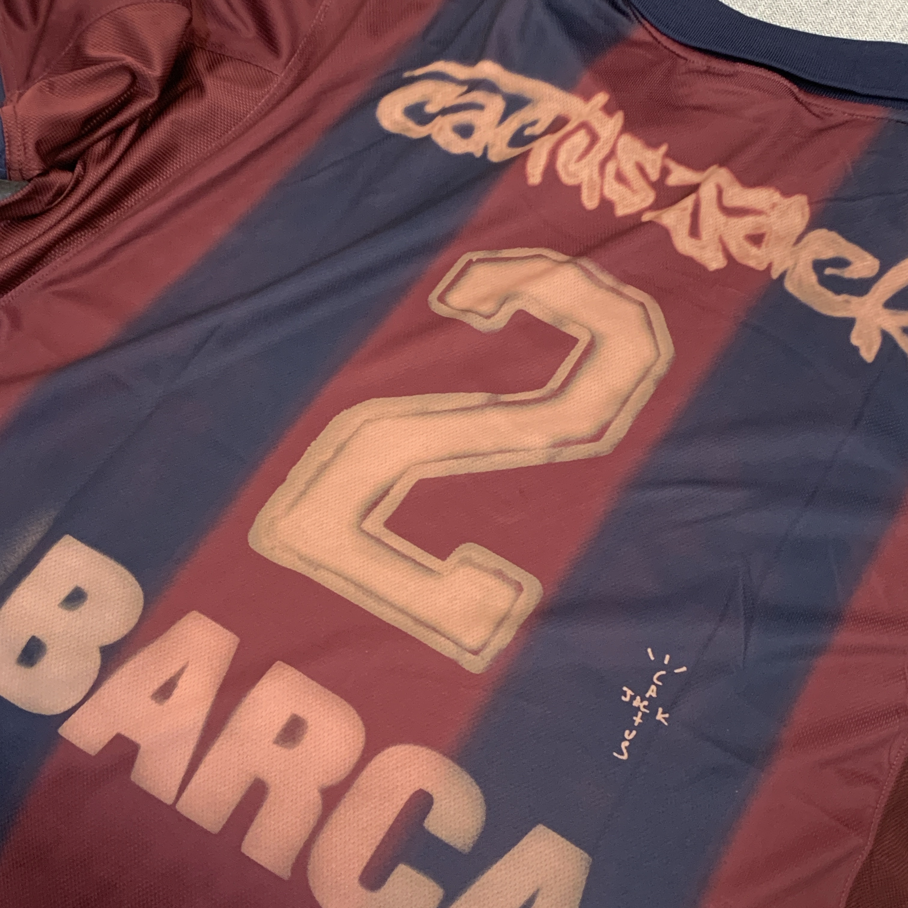 Nike FC Barcelona x Travis Scott Retro 2000/01 Home Skeleton Jersey Multicolor (Non Marking Ver.) 착용 스타일 - 1